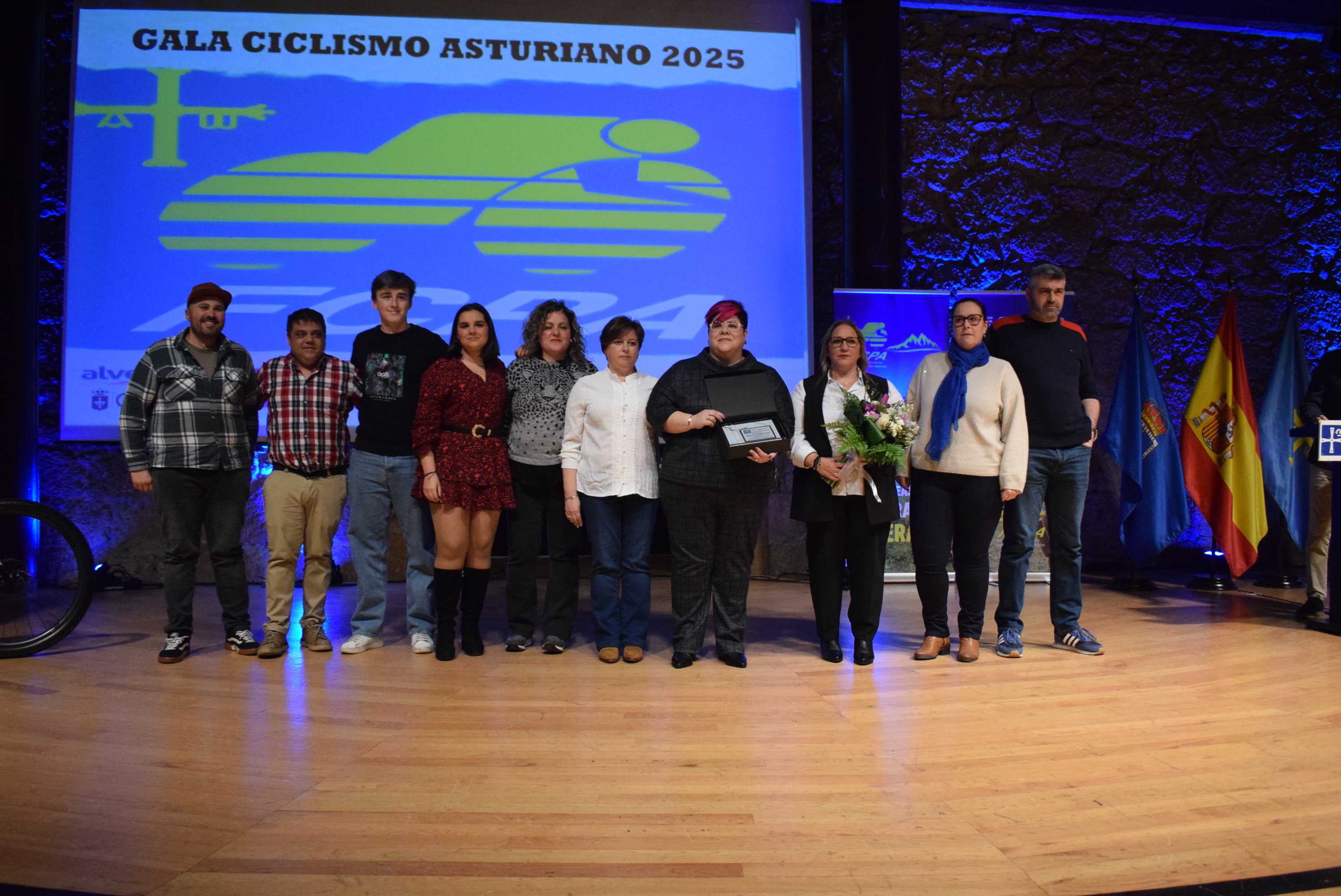 La Gala del Ciclismo Asturiano Premia la Diversidad y el Relevo Generacional en una Noche de Emociones