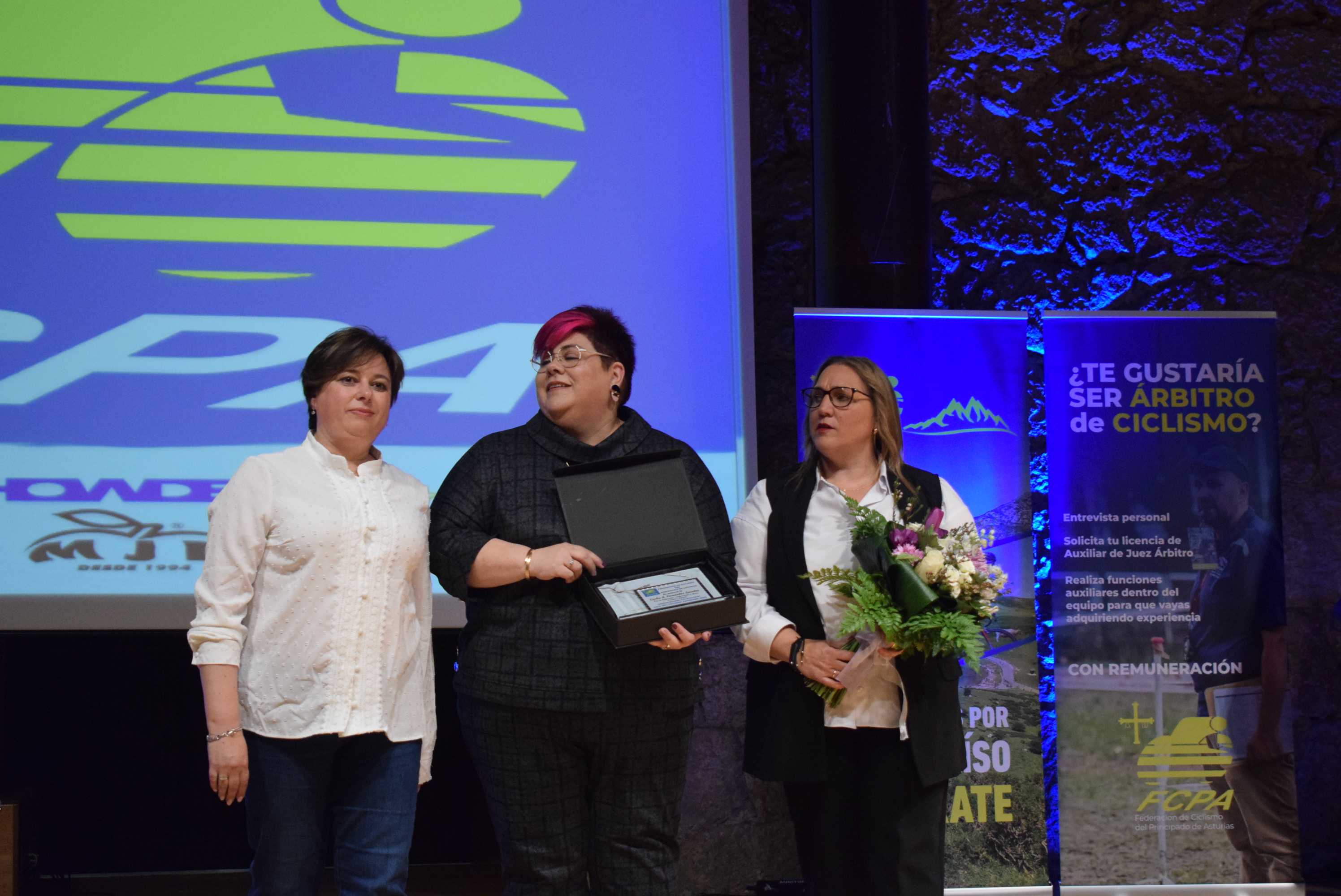 La Gala del Ciclismo Asturiano Premia la Diversidad y el Relevo Generacional en una Noche de Emociones