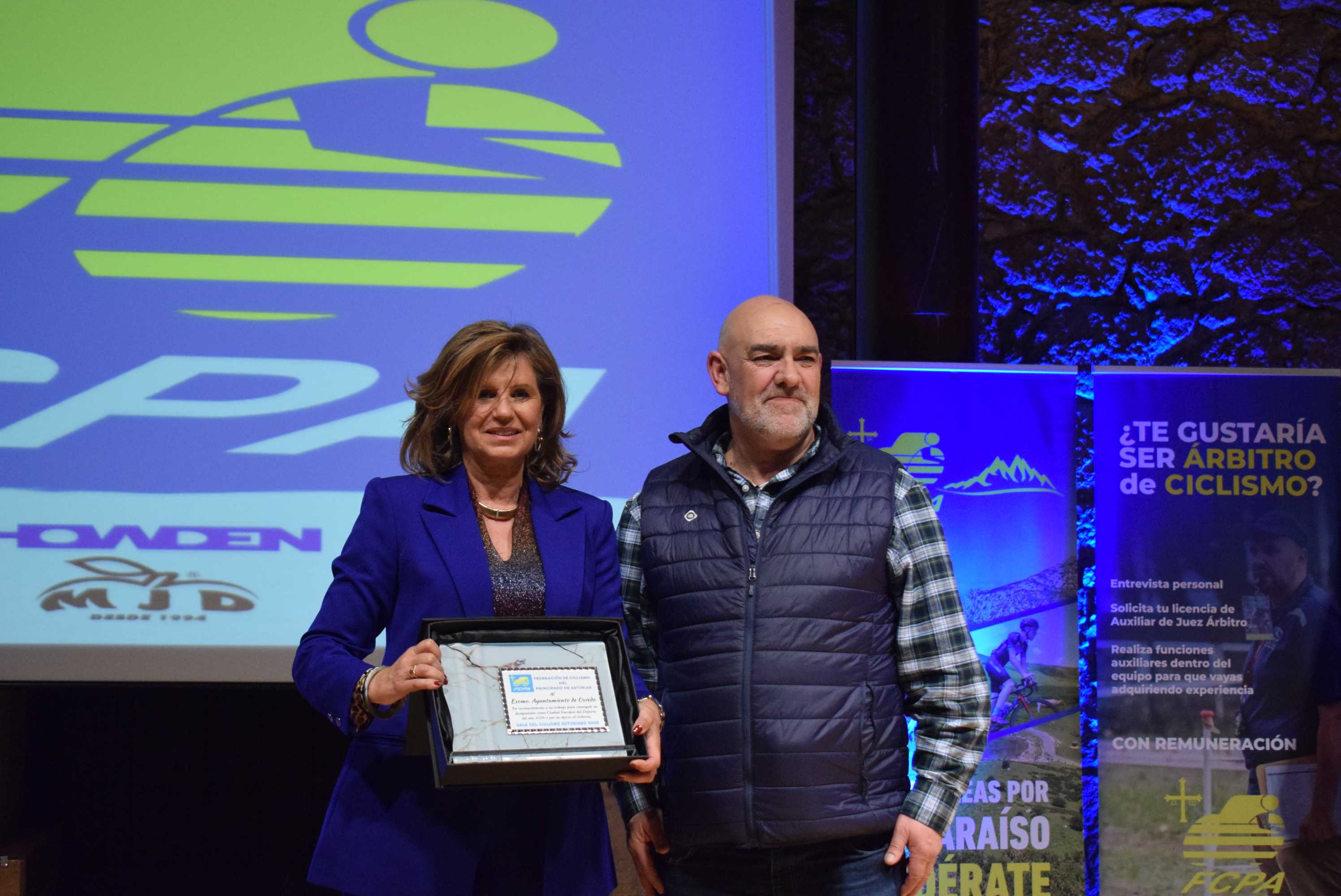 La Gala del Ciclismo Asturiano Premia la Diversidad y el Relevo Generacional en una Noche de Emociones