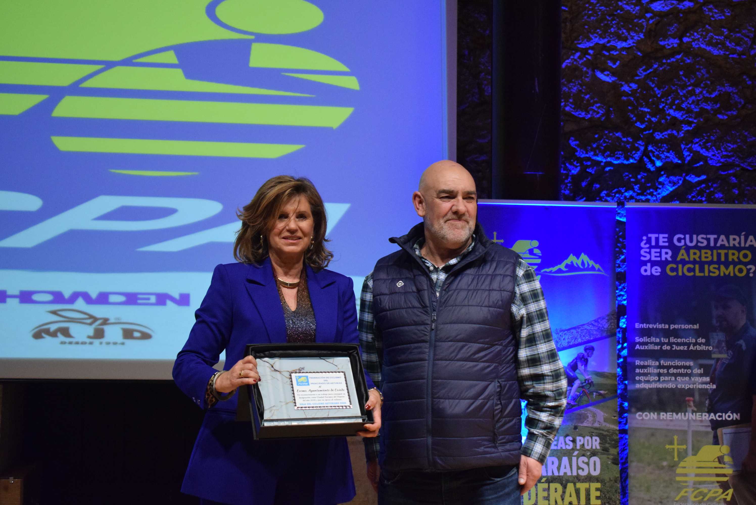 La Gala del Ciclismo Asturiano Premia la Diversidad y el Relevo Generacional en una Noche de Emociones