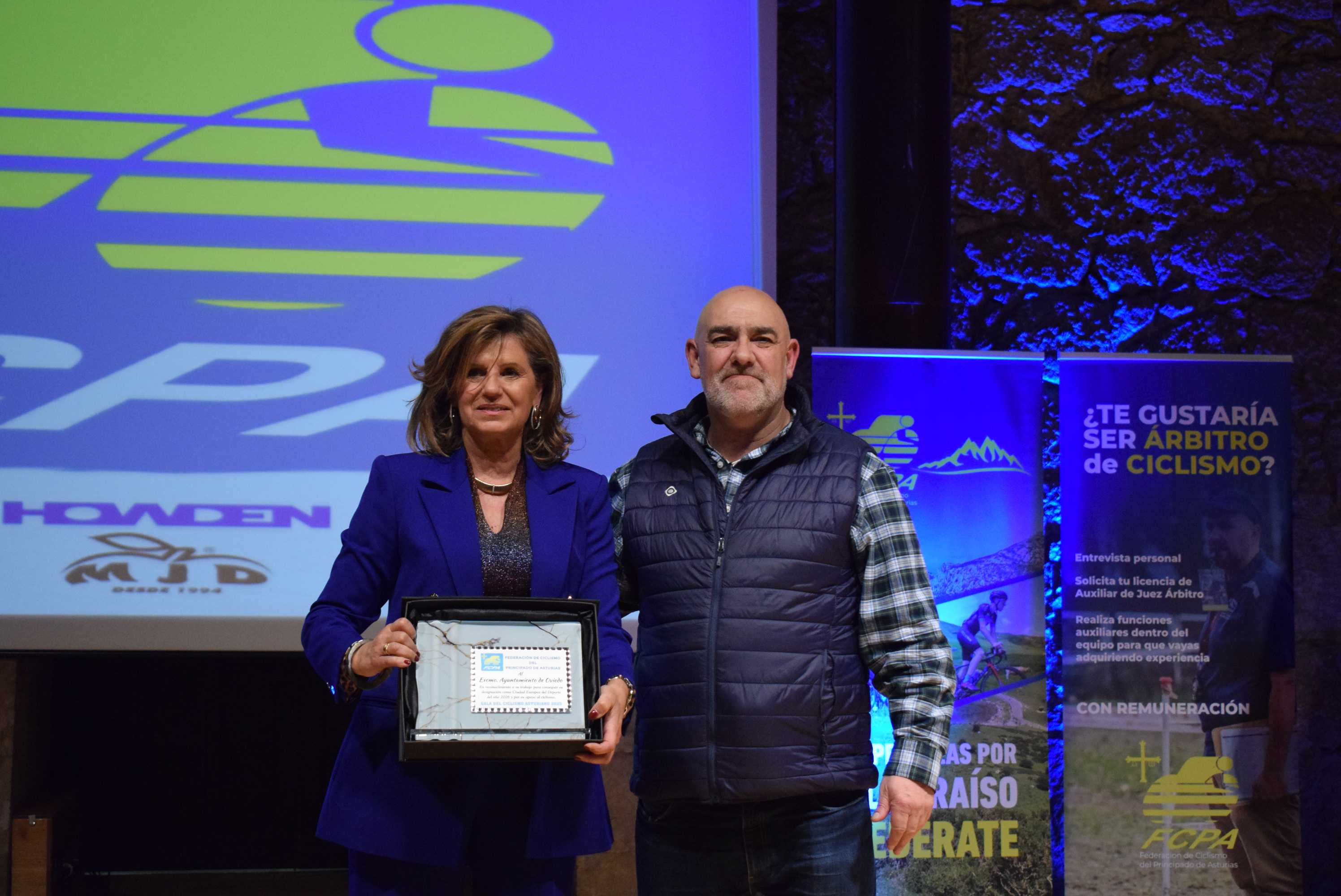 La Gala del Ciclismo Asturiano Premia la Diversidad y el Relevo Generacional en una Noche de Emociones