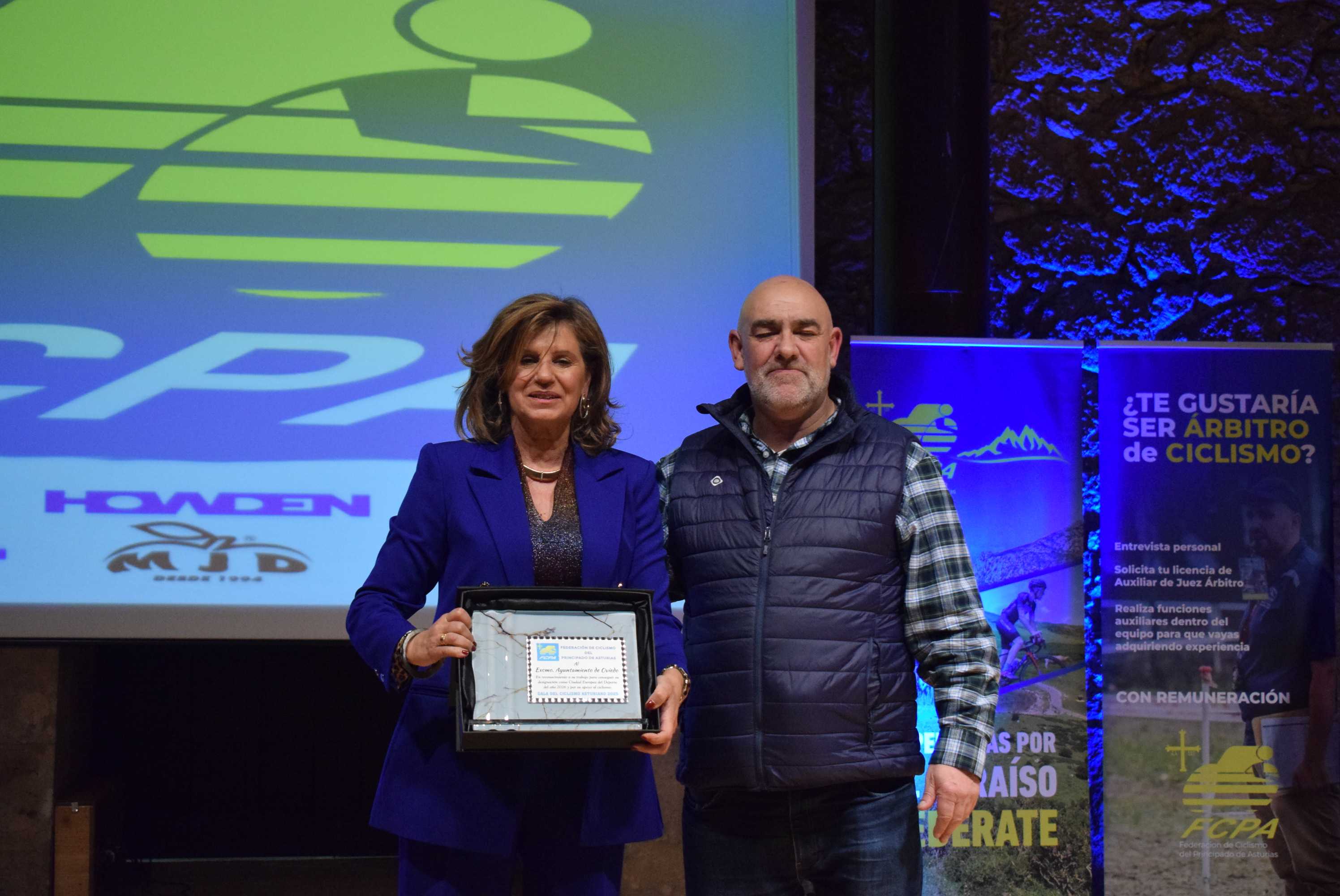 La Gala del Ciclismo Asturiano Premia la Diversidad y el Relevo Generacional en una Noche de Emociones