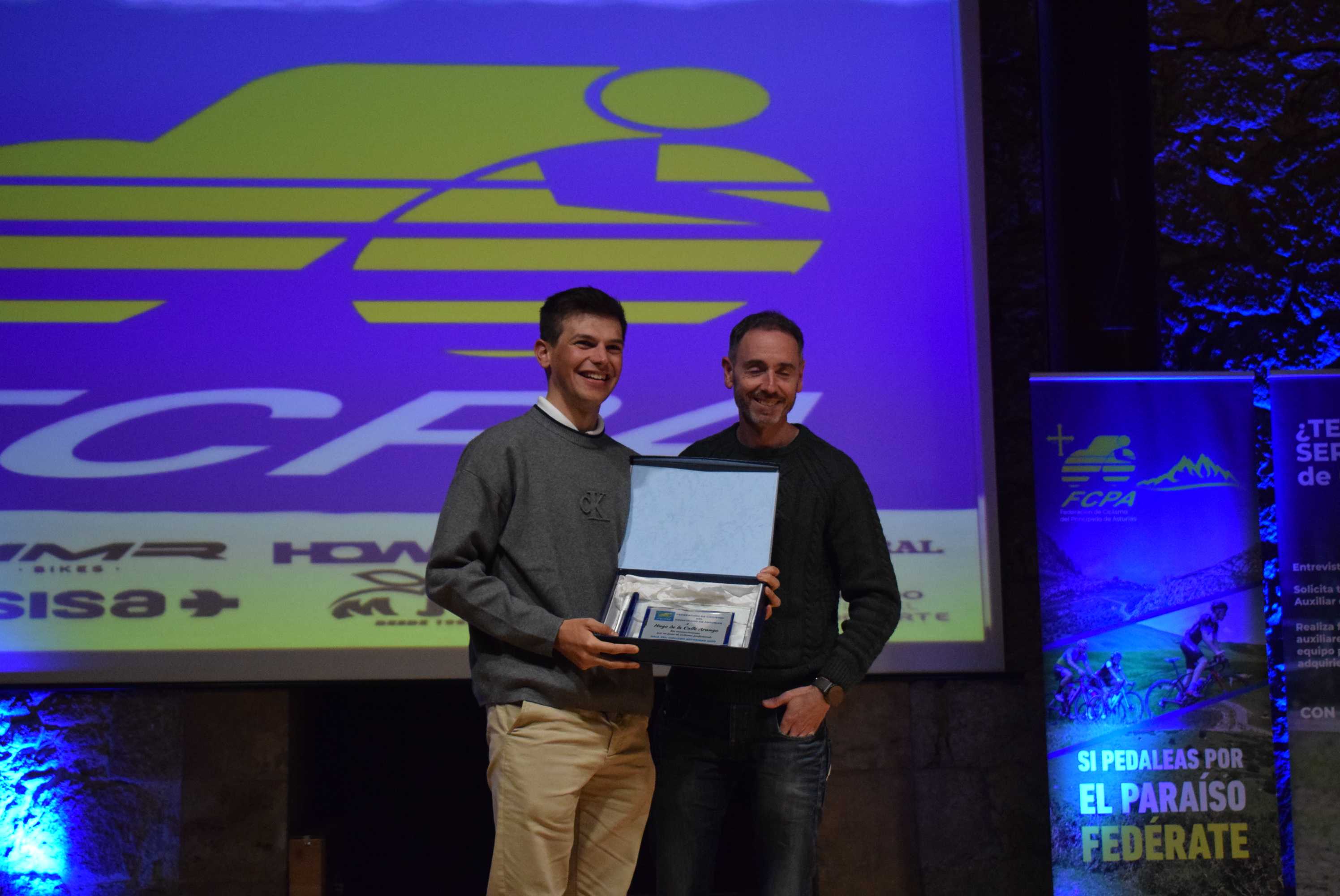 La Gala del Ciclismo Asturiano Premia la Diversidad y el Relevo Generacional en una Noche de Emociones