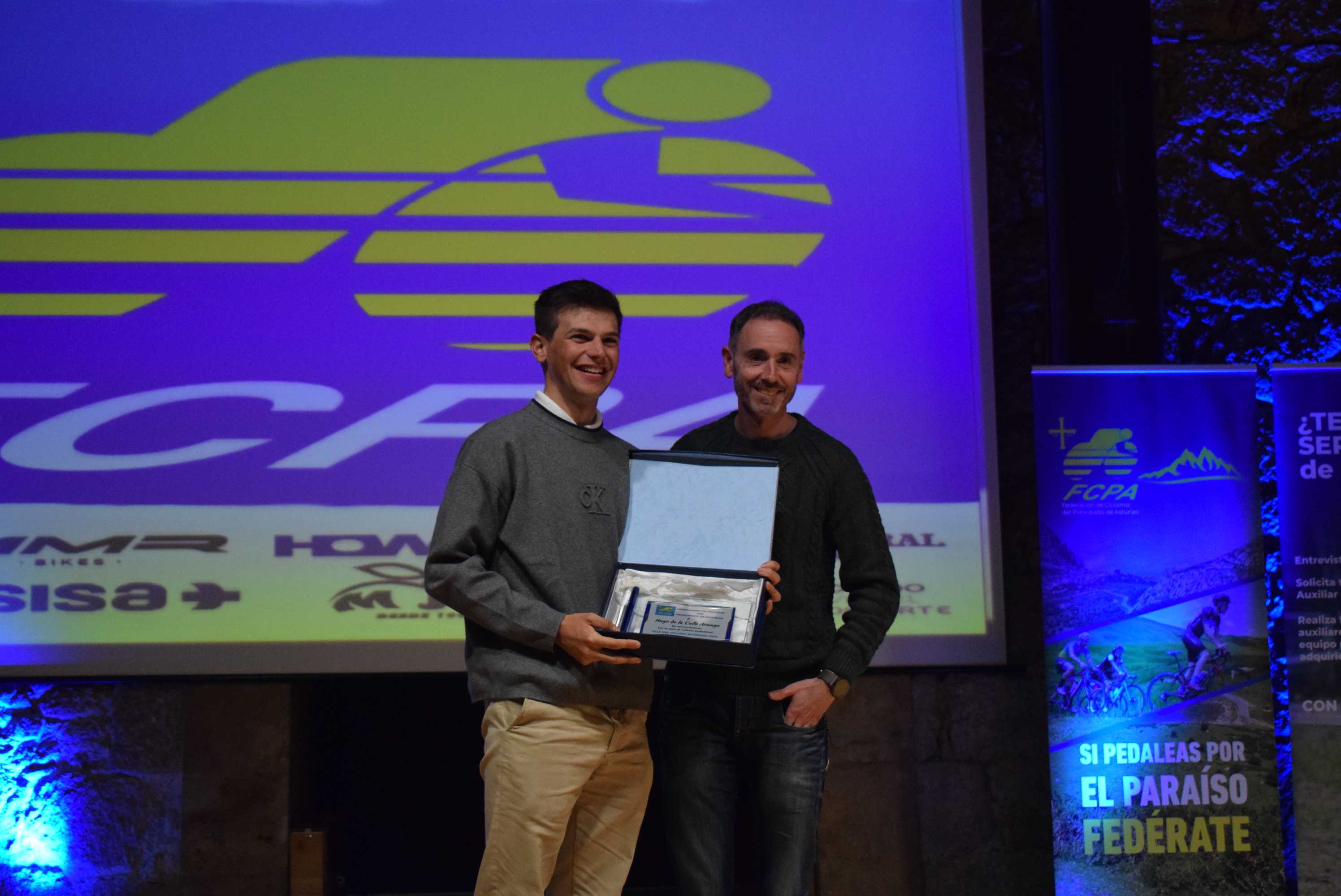 La Gala del Ciclismo Asturiano Premia la Diversidad y el Relevo Generacional en una Noche de Emociones