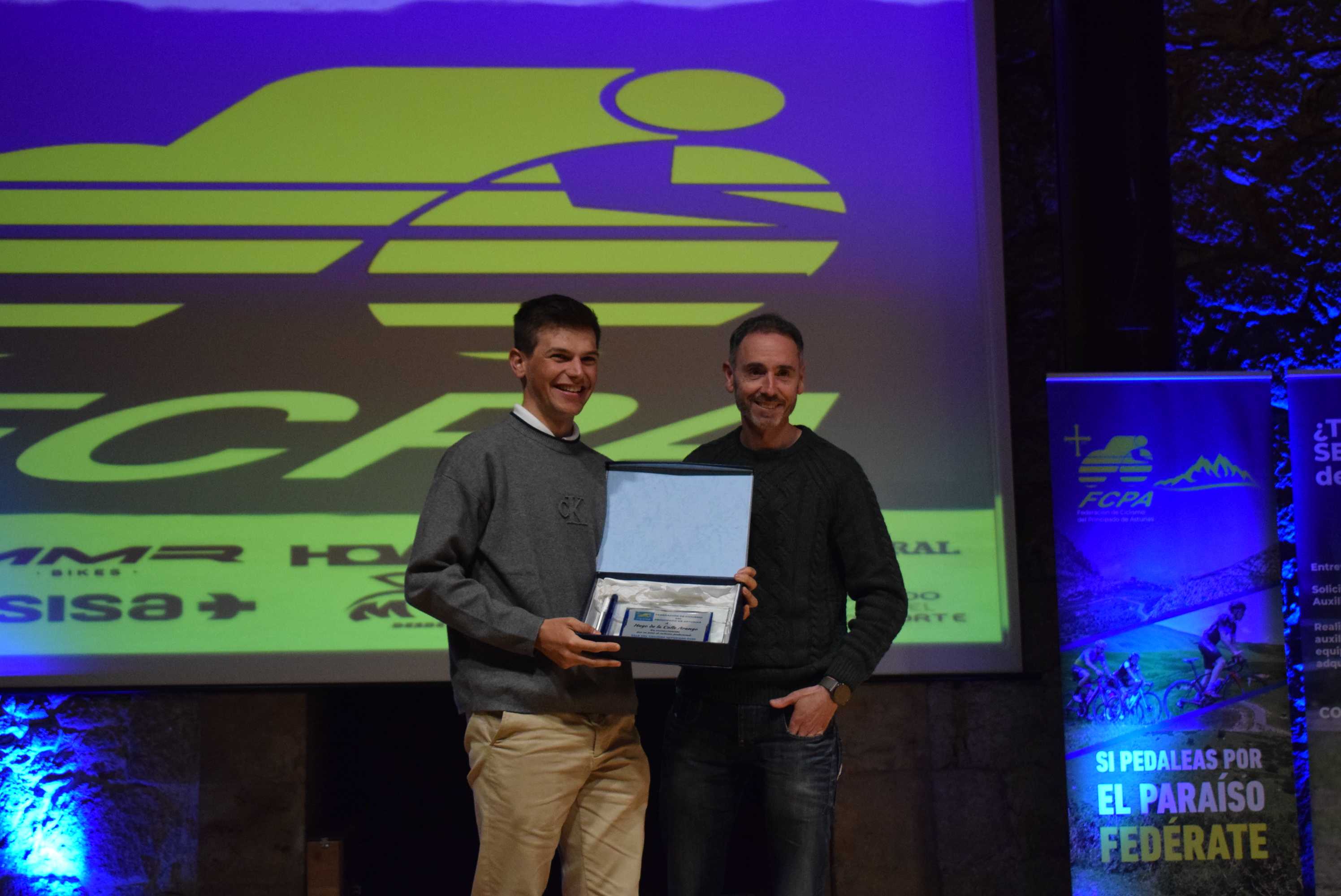 La Gala del Ciclismo Asturiano Premia la Diversidad y el Relevo Generacional en una Noche de Emociones