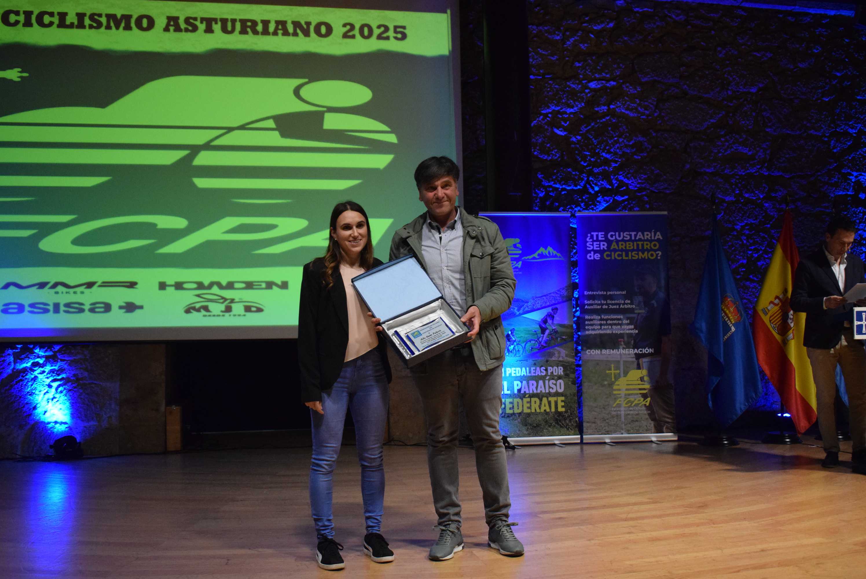 La Gala del Ciclismo Asturiano Premia la Diversidad y el Relevo Generacional en una Noche de Emociones