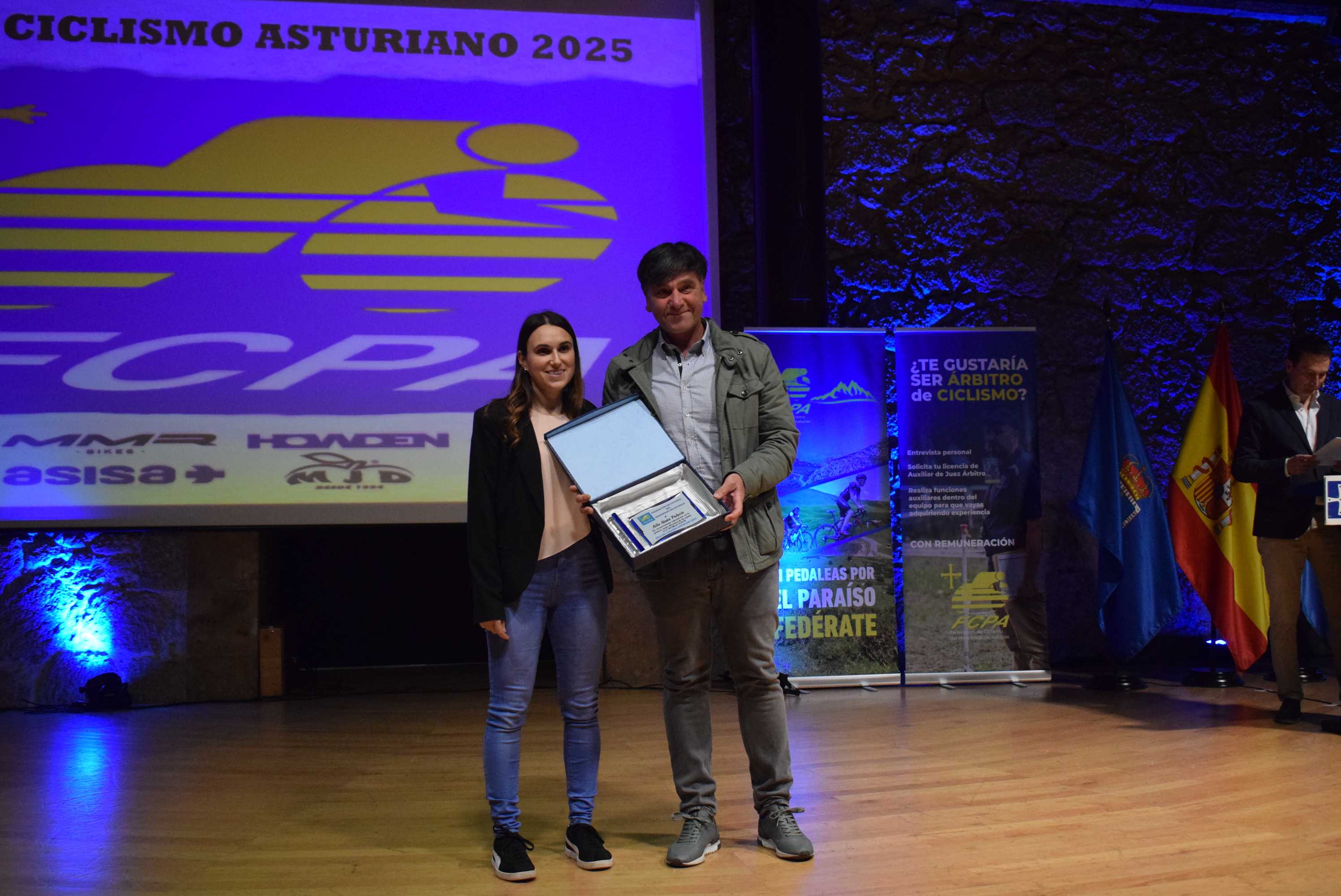 La Gala del Ciclismo Asturiano Premia la Diversidad y el Relevo Generacional en una Noche de Emociones