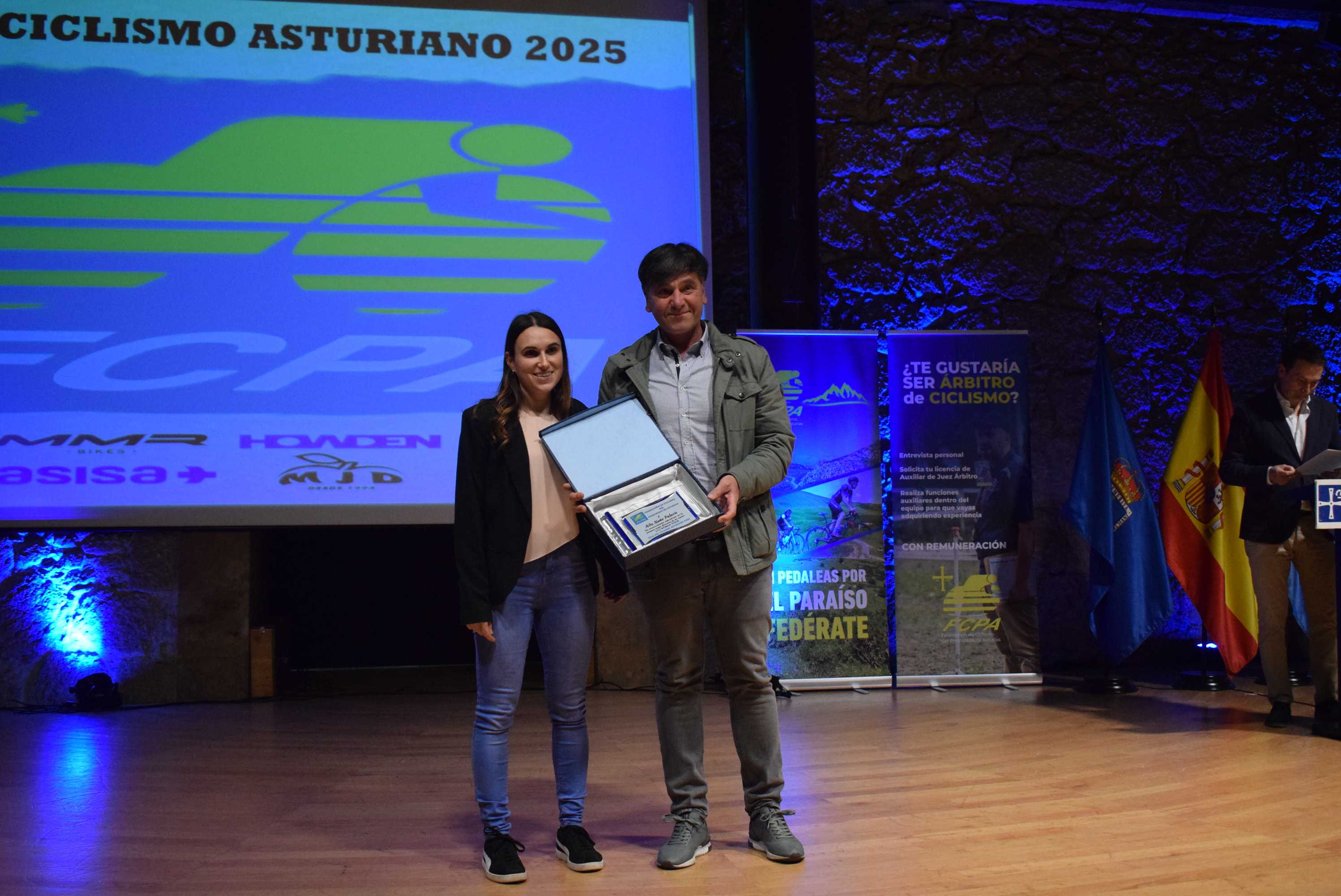La Gala del Ciclismo Asturiano Premia la Diversidad y el Relevo Generacional en una Noche de Emociones