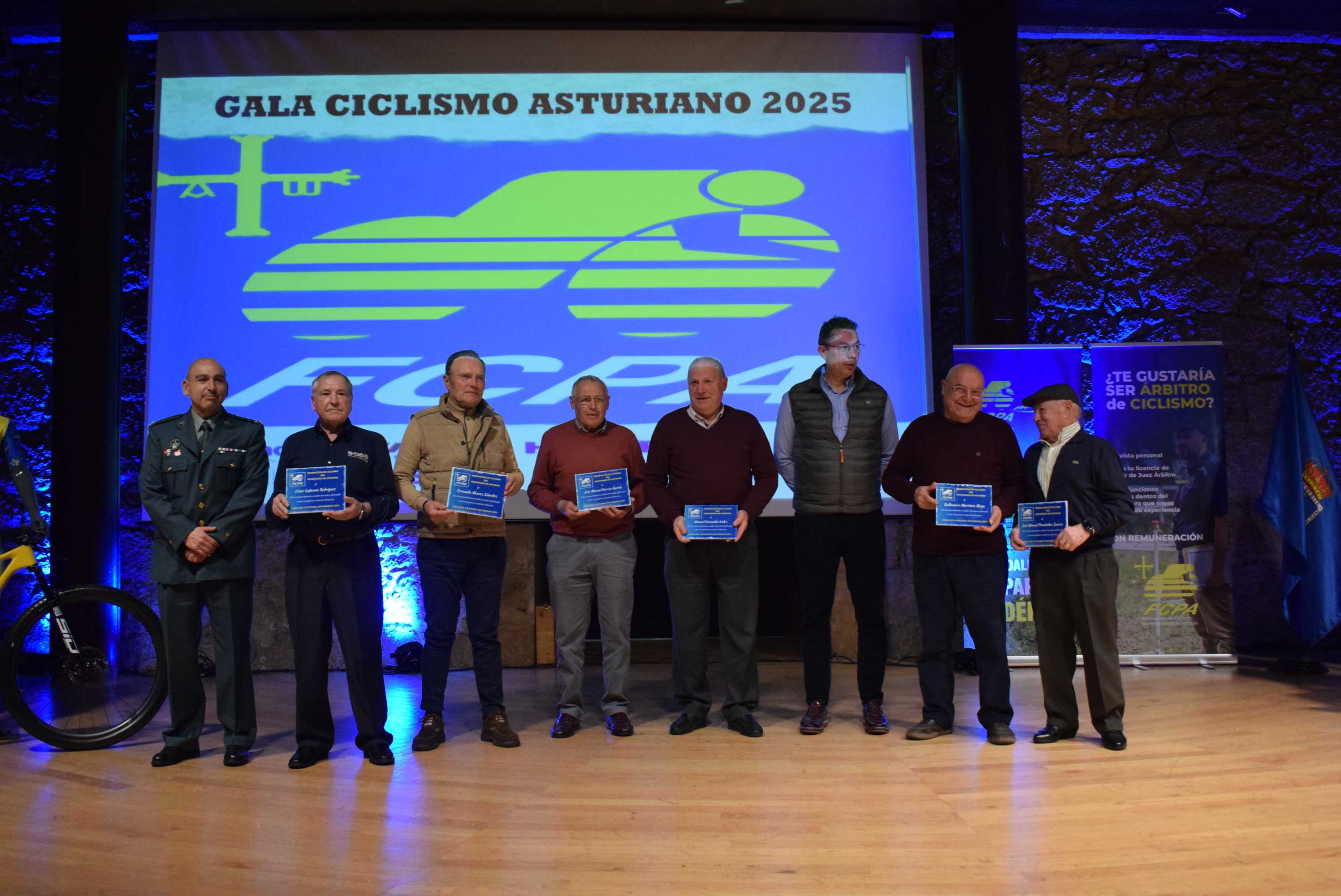 La Gala del Ciclismo Asturiano Premia la Diversidad y el Relevo Generacional en una Noche de Emociones