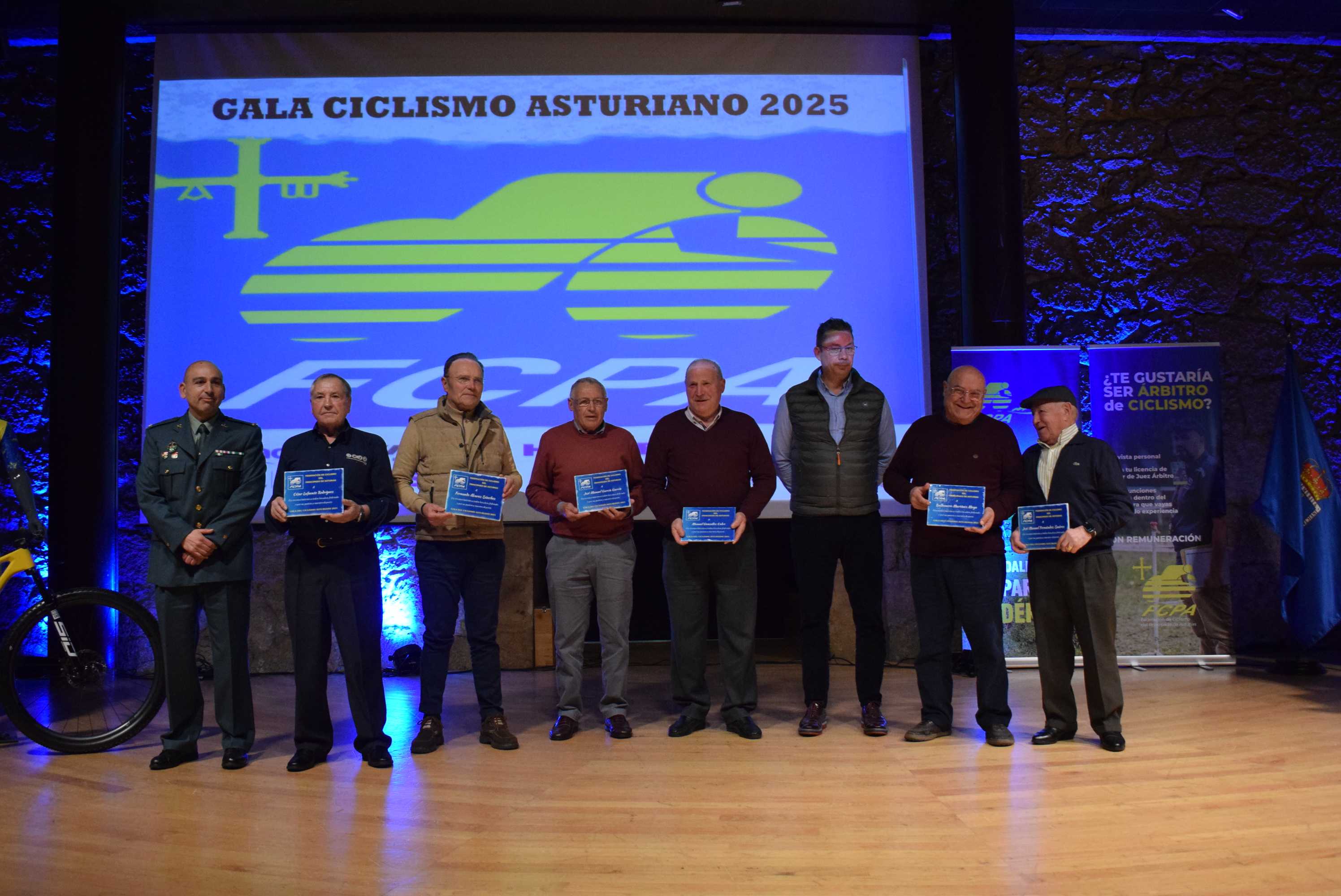 La Gala del Ciclismo Asturiano Premia la Diversidad y el Relevo Generacional en una Noche de Emociones