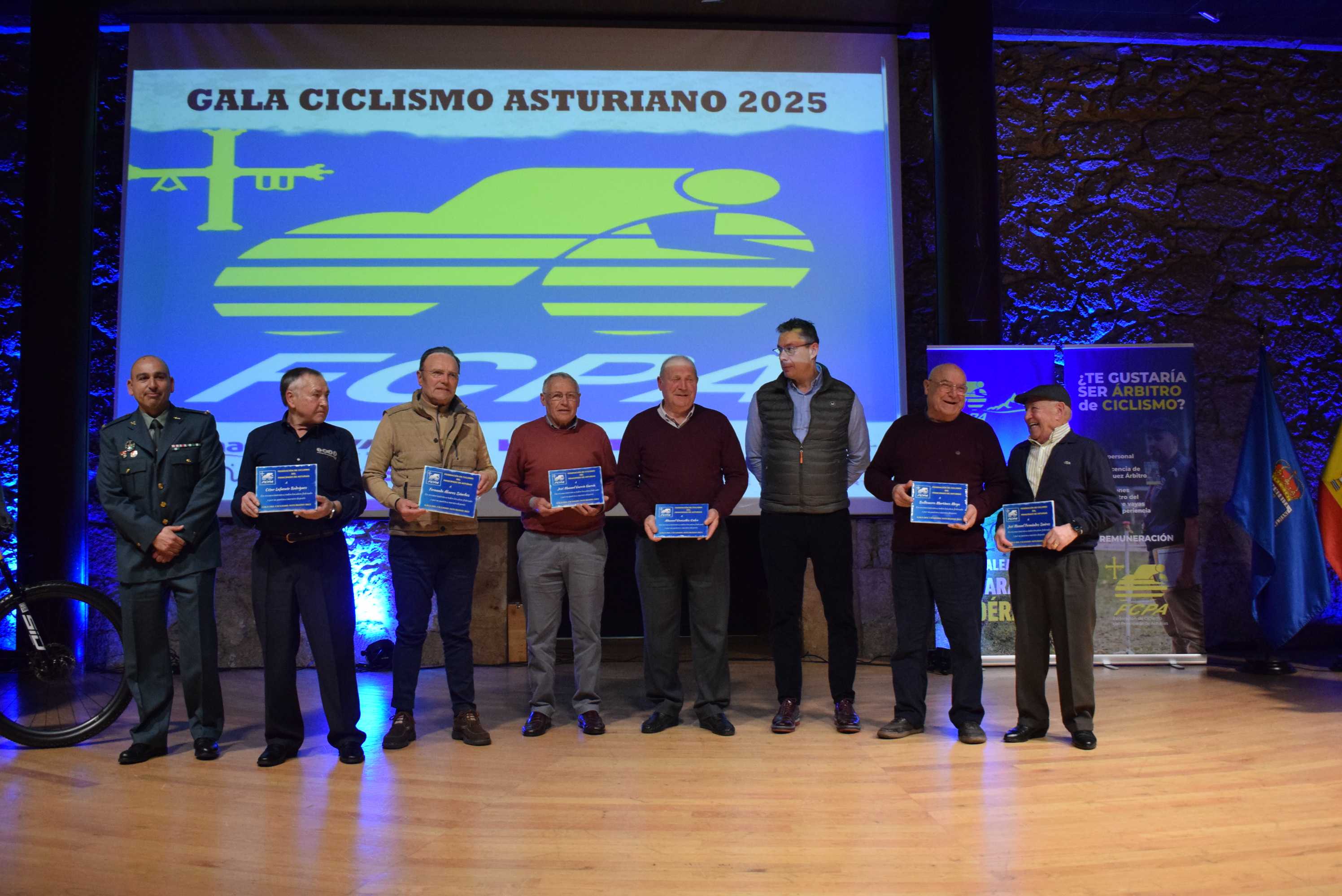 La Gala del Ciclismo Asturiano Premia la Diversidad y el Relevo Generacional en una Noche de Emociones