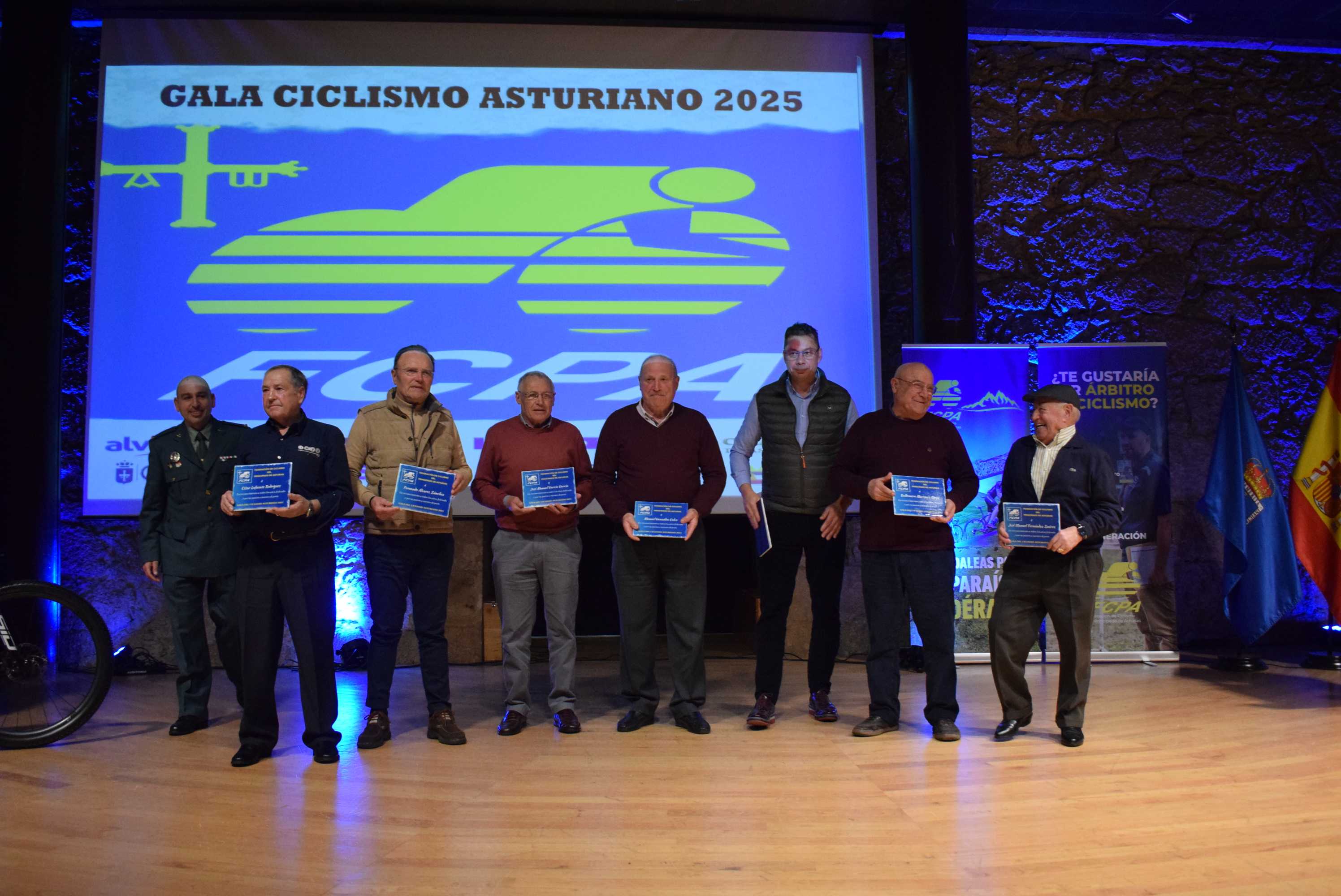 La Gala del Ciclismo Asturiano Premia la Diversidad y el Relevo Generacional en una Noche de Emociones
