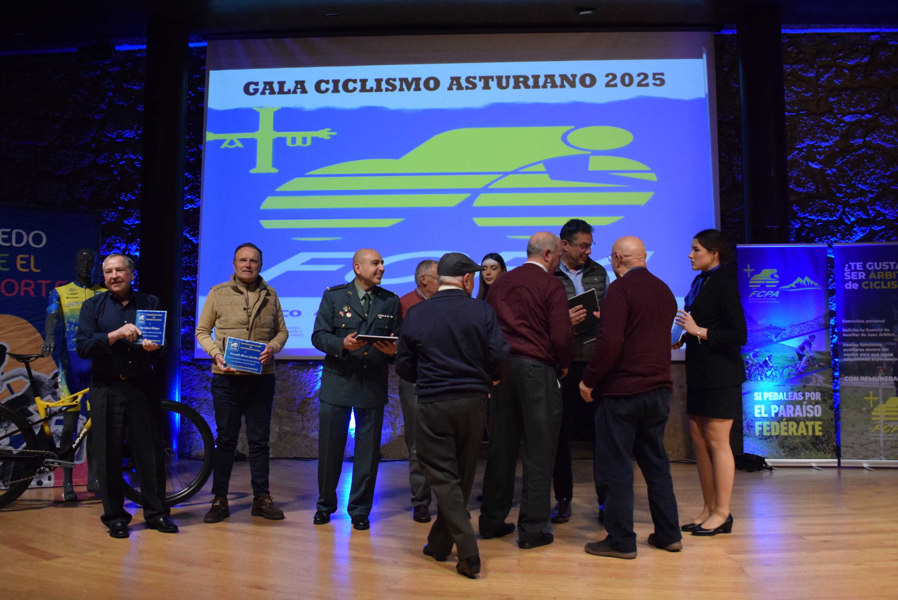 La Gala del Ciclismo Asturiano Premia la Diversidad y el Relevo Generacional en una Noche de Emociones
