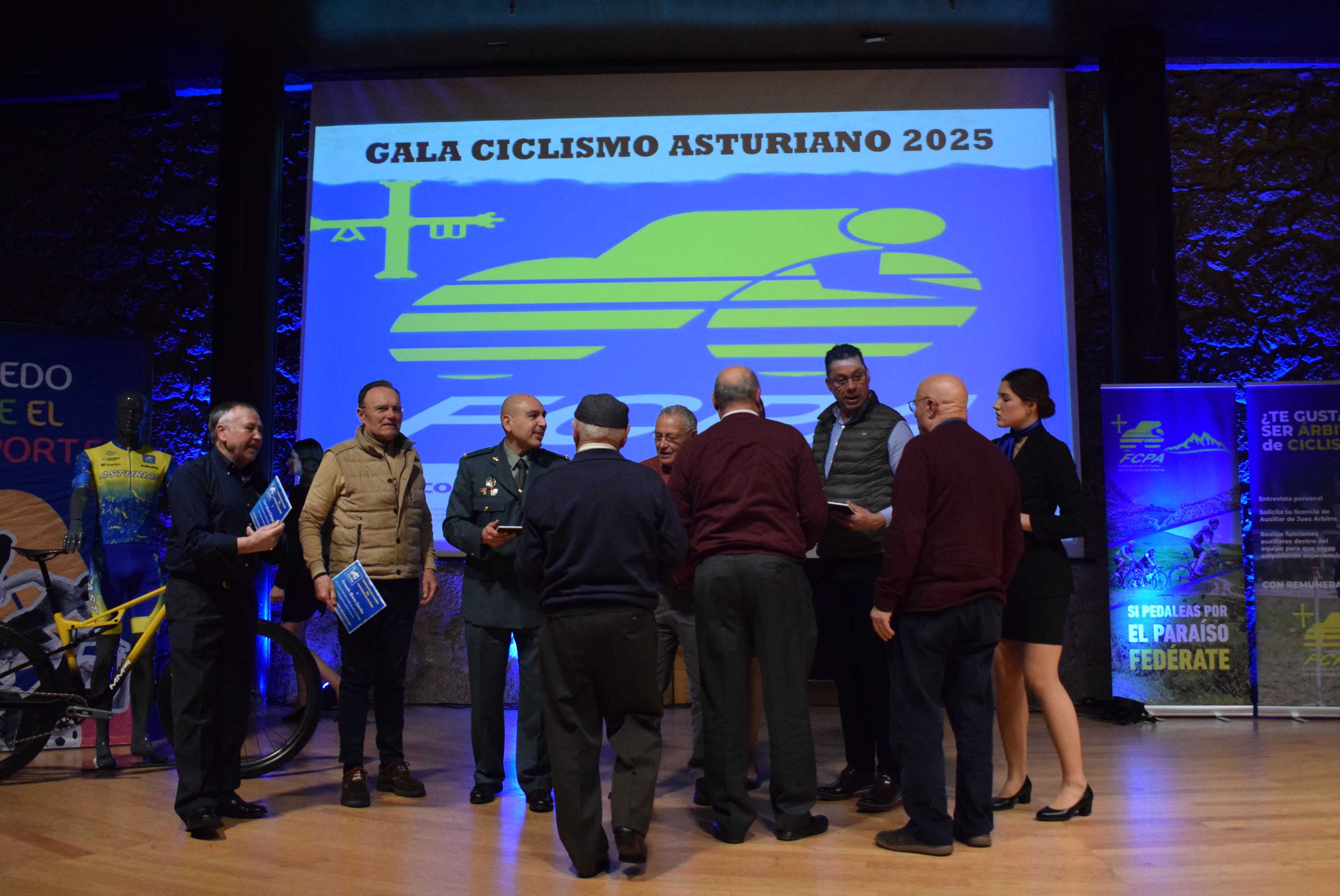 La Gala del Ciclismo Asturiano Premia la Diversidad y el Relevo Generacional en una Noche de Emociones