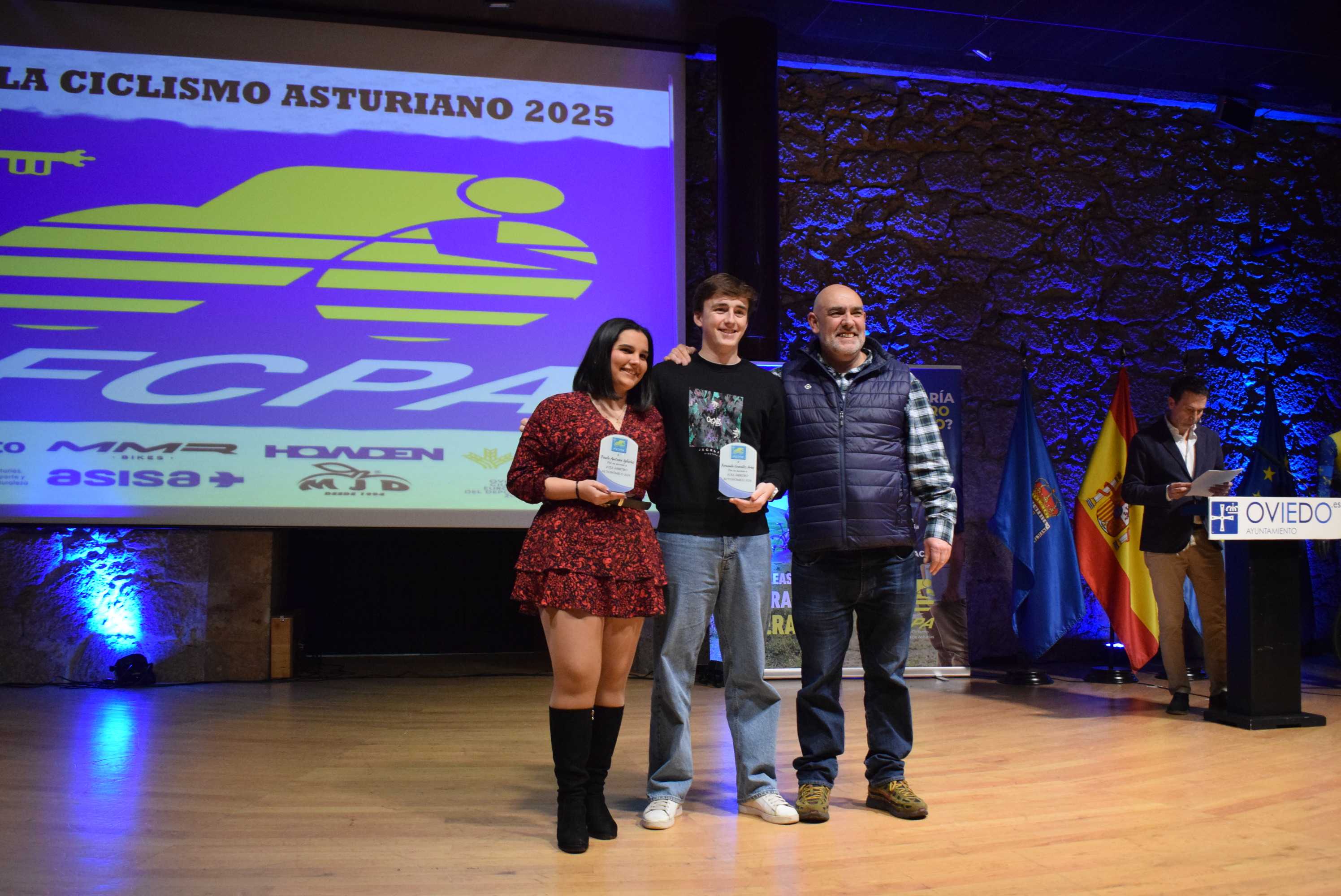 La Gala del Ciclismo Asturiano Premia la Diversidad y el Relevo Generacional en una Noche de Emociones