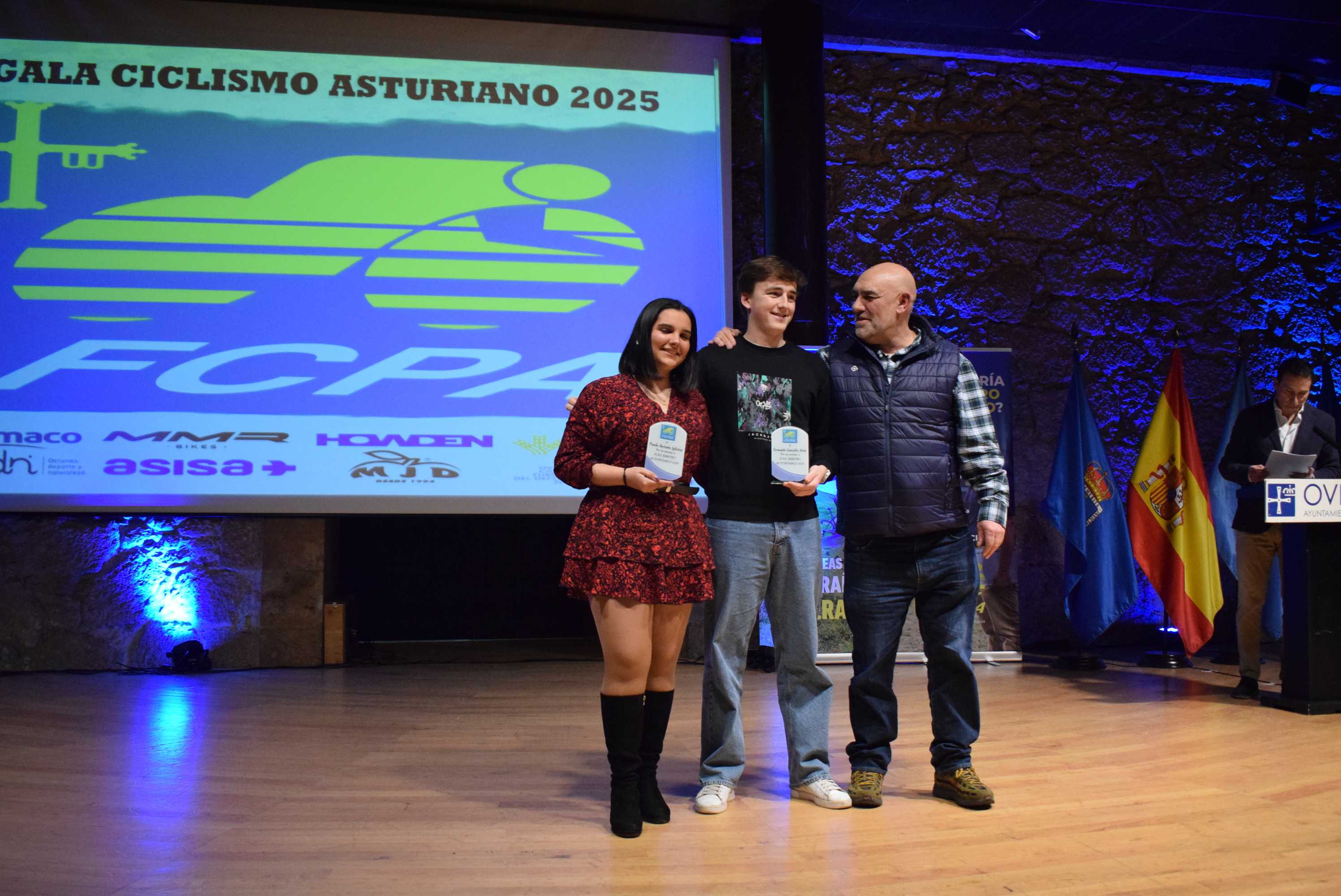 La Gala del Ciclismo Asturiano Premia la Diversidad y el Relevo Generacional en una Noche de Emociones