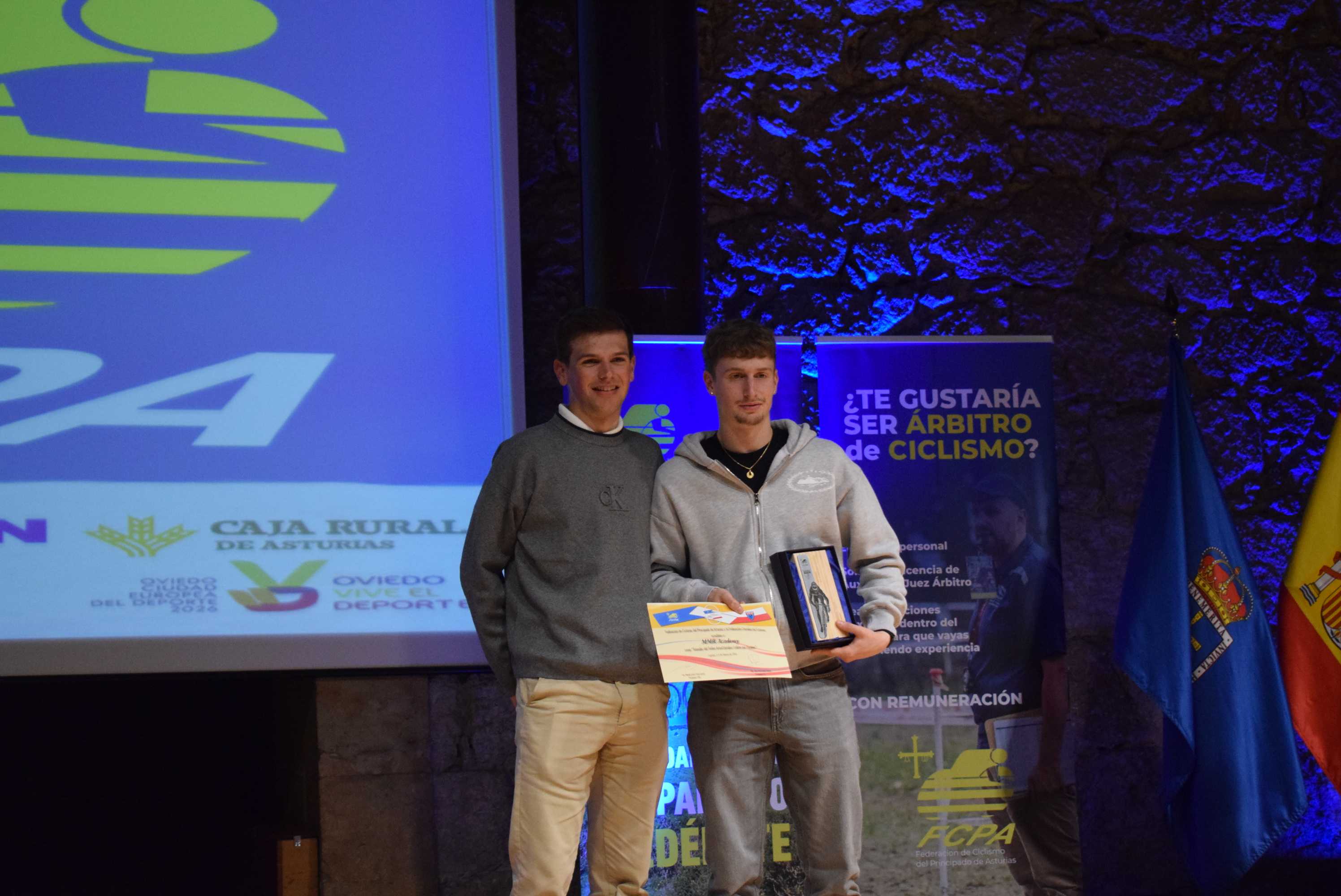 La Gala del Ciclismo Asturiano Premia la Diversidad y el Relevo Generacional en una Noche de Emociones