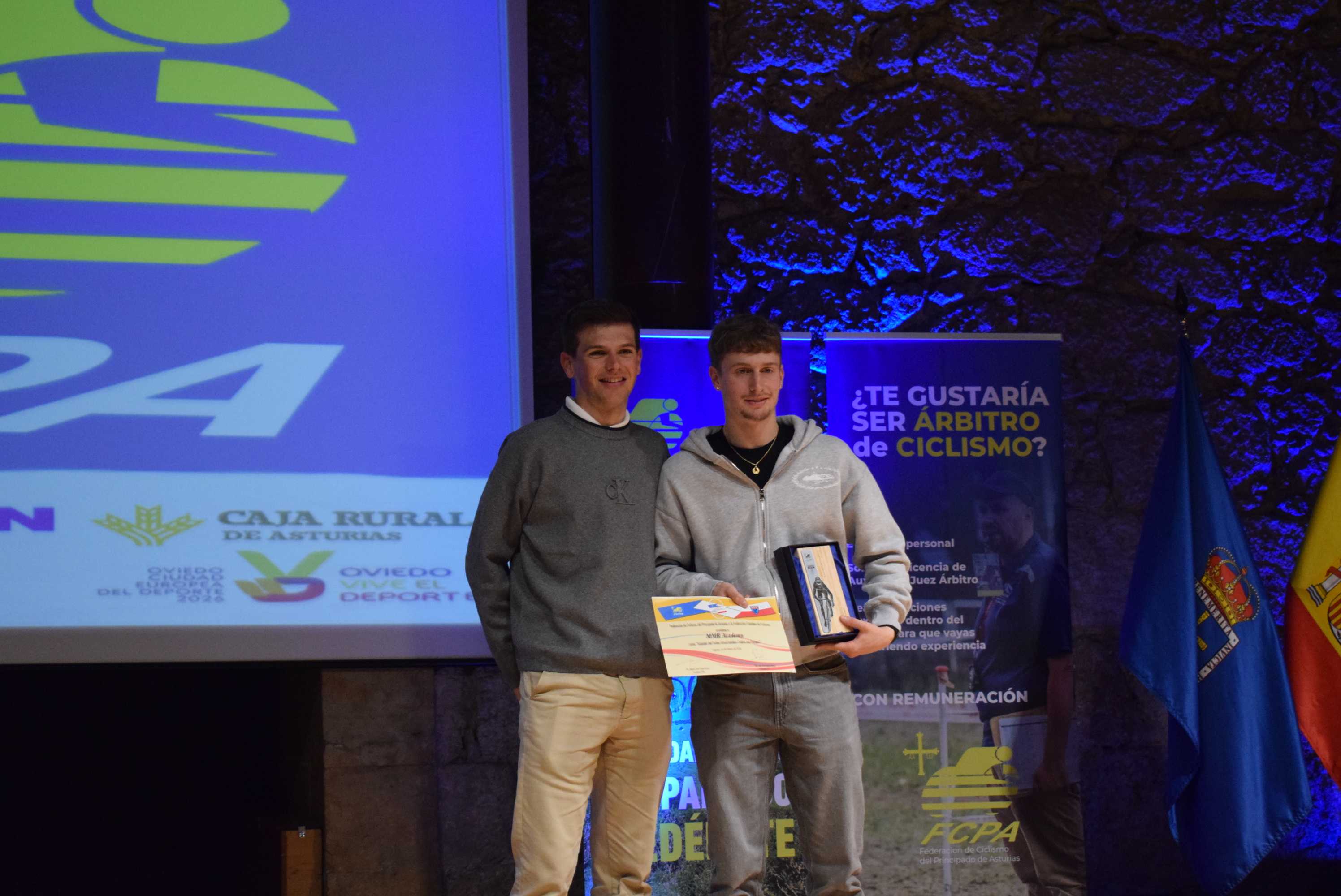 La Gala del Ciclismo Asturiano Premia la Diversidad y el Relevo Generacional en una Noche de Emociones