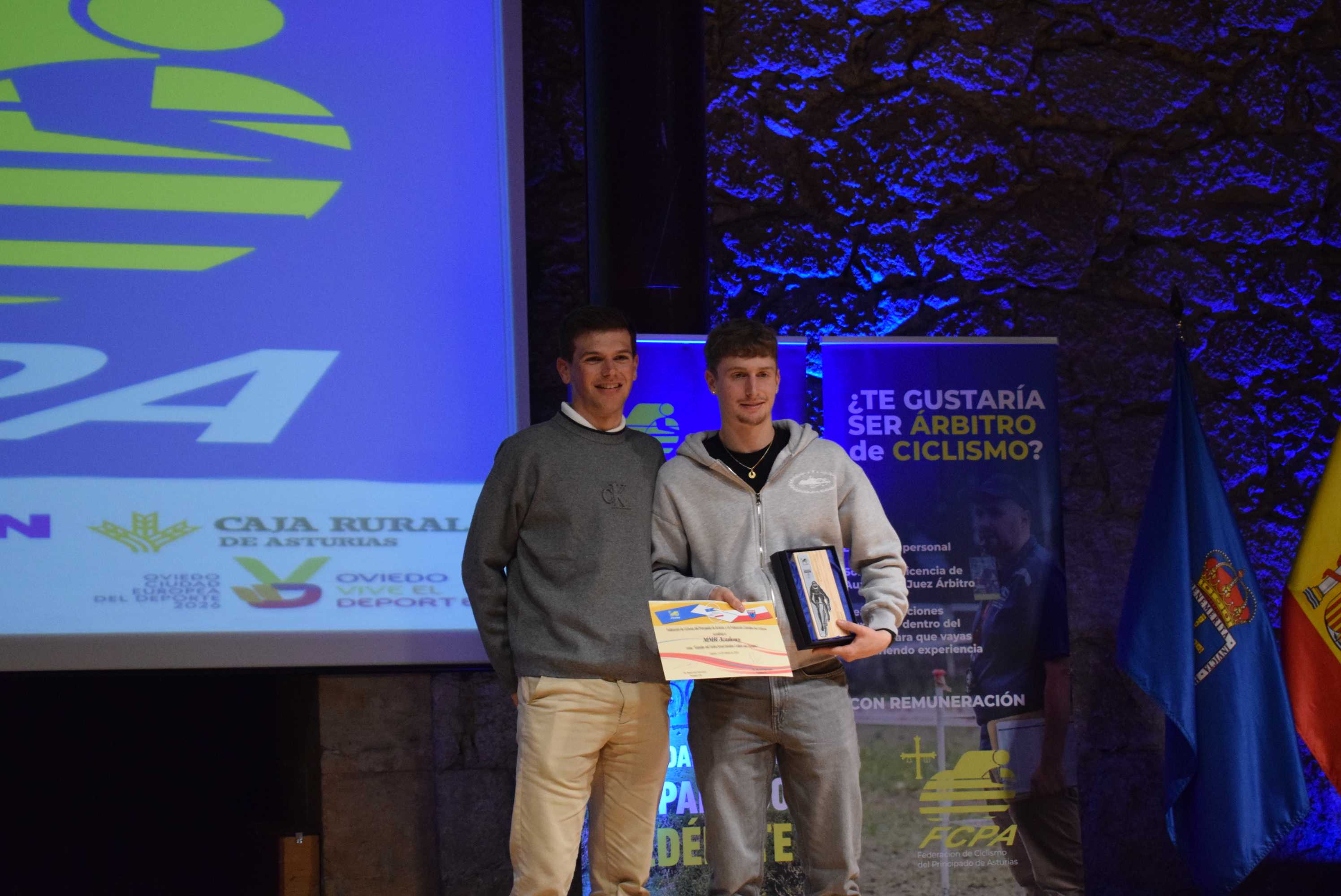 La Gala del Ciclismo Asturiano Premia la Diversidad y el Relevo Generacional en una Noche de Emociones