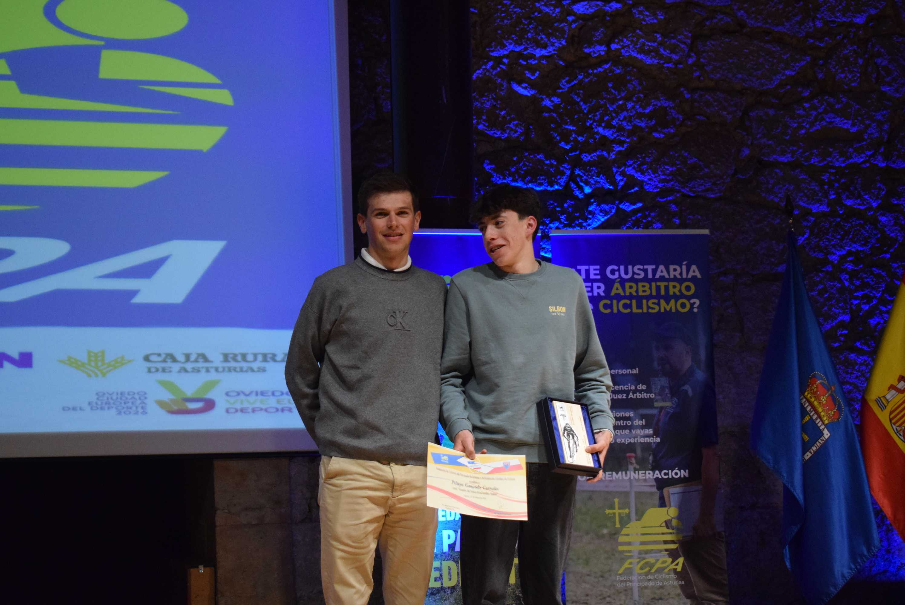 La Gala del Ciclismo Asturiano Premia la Diversidad y el Relevo Generacional en una Noche de Emociones