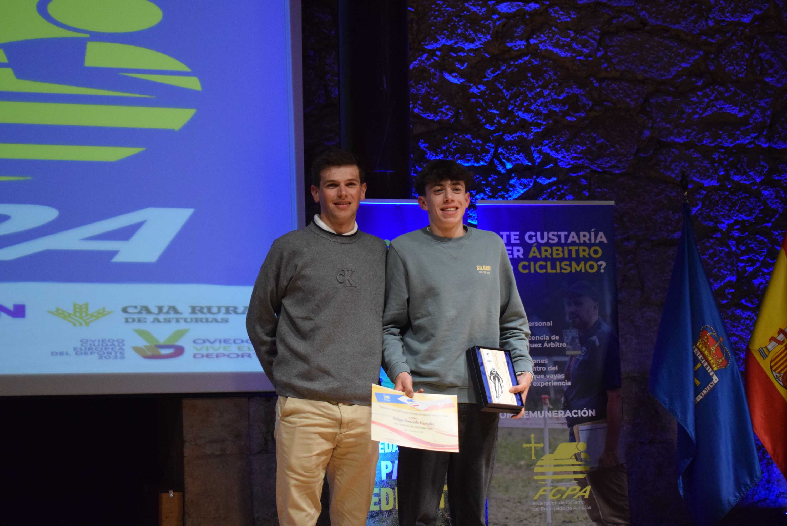 La Gala del Ciclismo Asturiano Premia la Diversidad y el Relevo Generacional en una Noche de Emociones