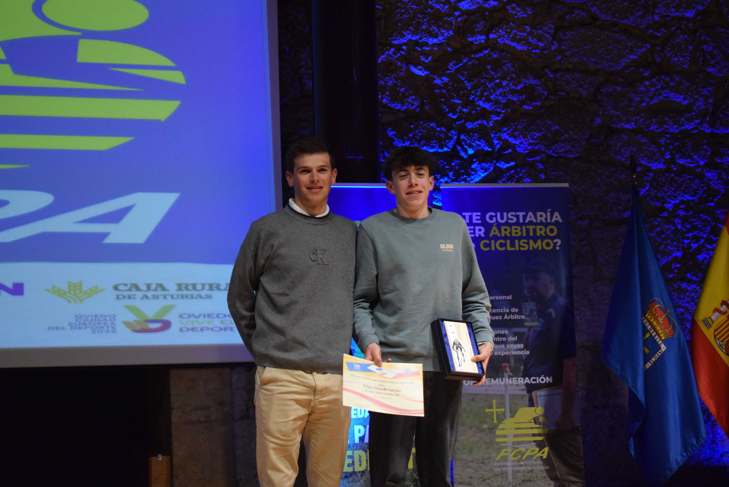 La Gala del Ciclismo Asturiano Premia la Diversidad y el Relevo Generacional en una Noche de Emociones