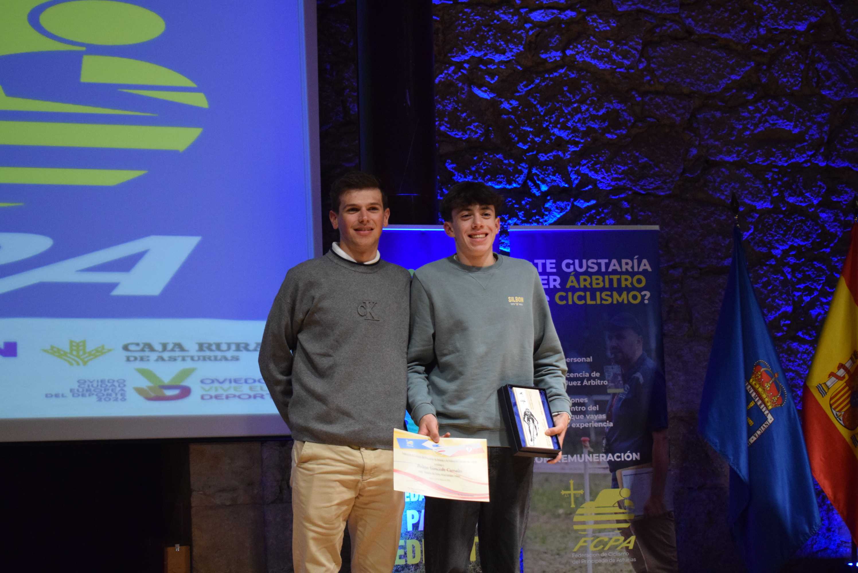 La Gala del Ciclismo Asturiano Premia la Diversidad y el Relevo Generacional en una Noche de Emociones