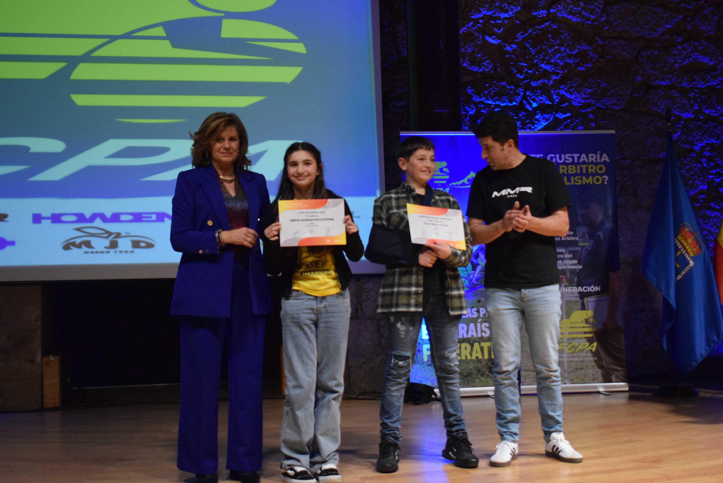 La Gala del Ciclismo Asturiano Premia la Diversidad y el Relevo Generacional en una Noche de Emociones