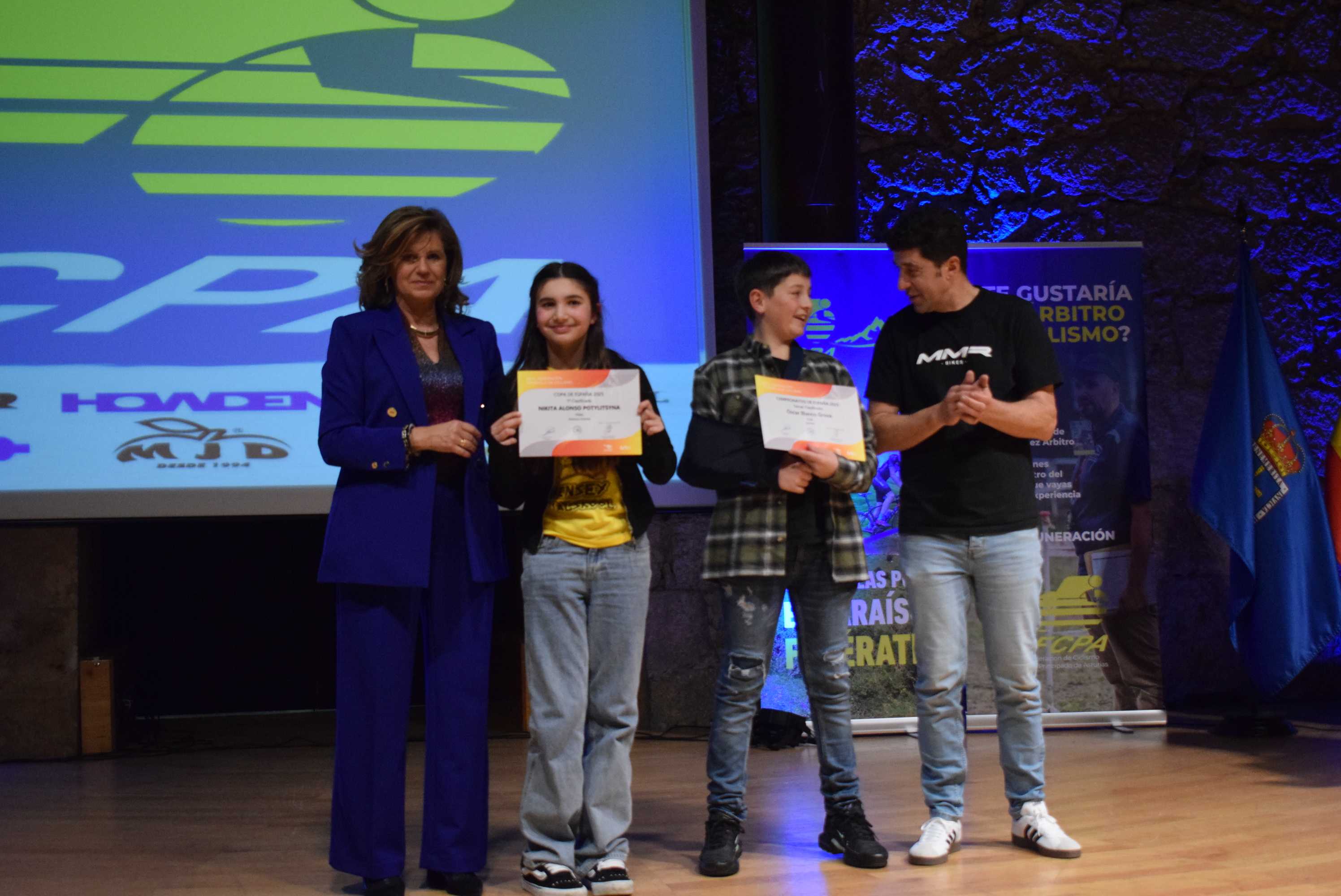 La Gala del Ciclismo Asturiano Premia la Diversidad y el Relevo Generacional en una Noche de Emociones