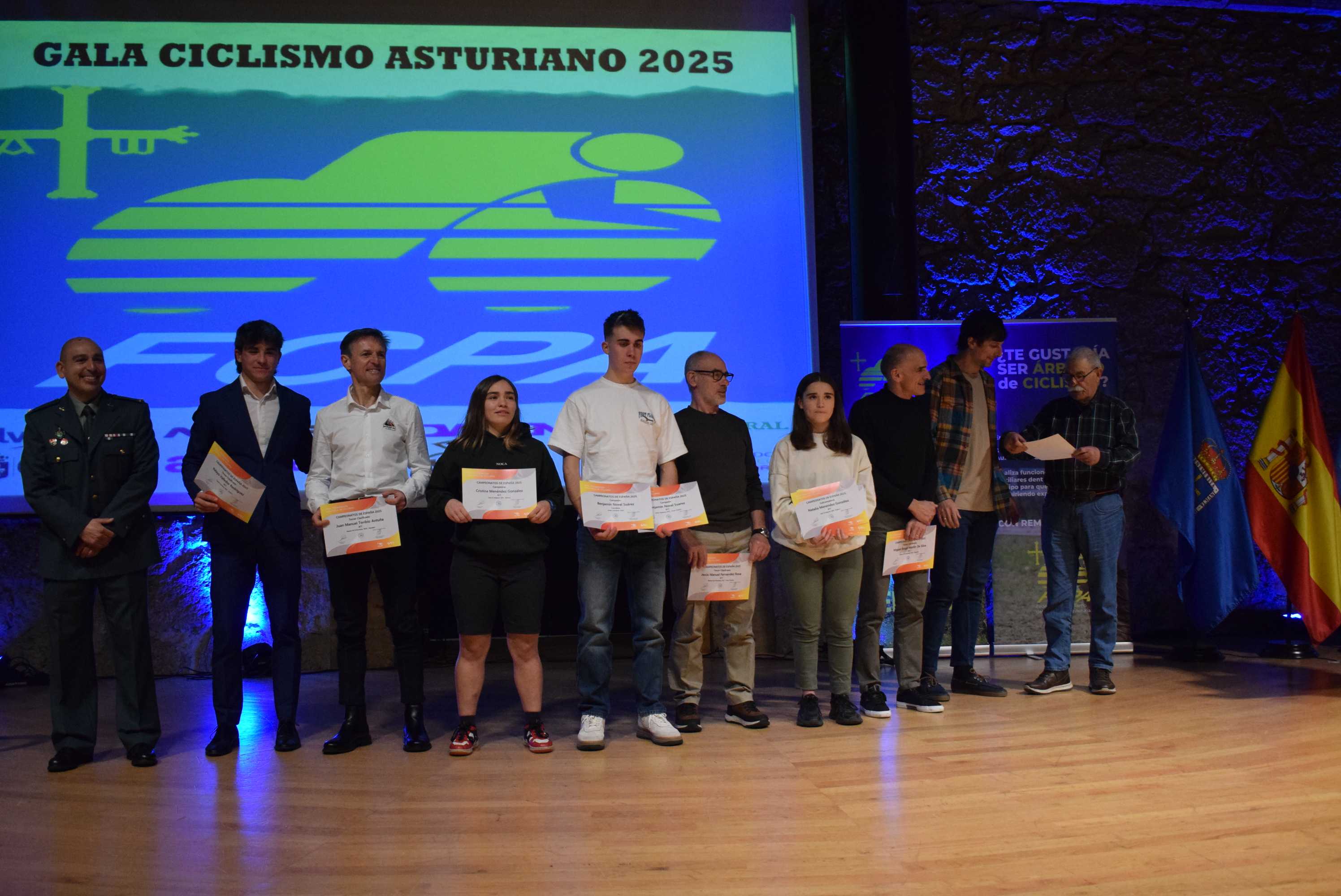 La Gala del Ciclismo Asturiano Premia la Diversidad y el Relevo Generacional en una Noche de Emociones