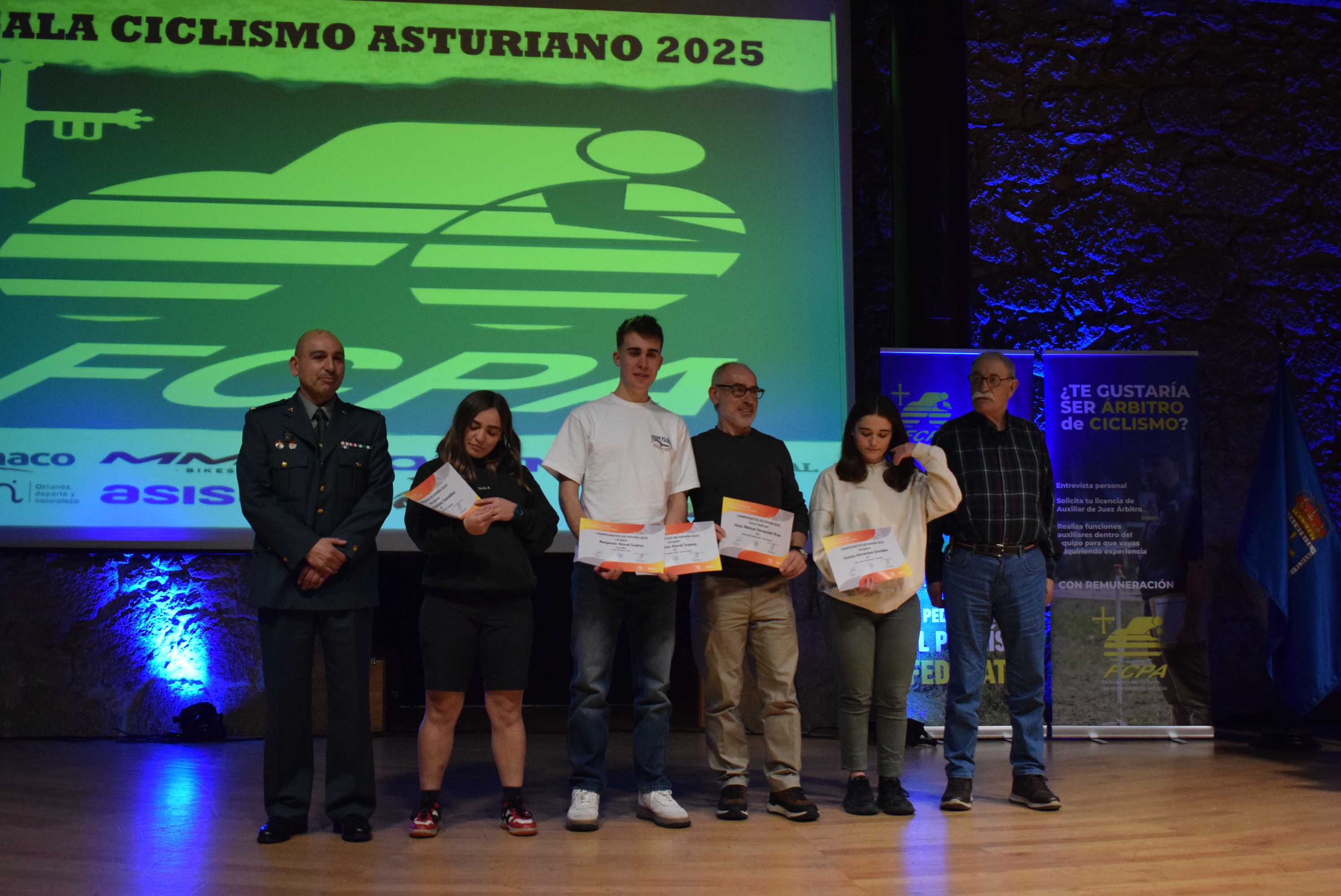 La Gala del Ciclismo Asturiano Premia la Diversidad y el Relevo Generacional en una Noche de Emociones