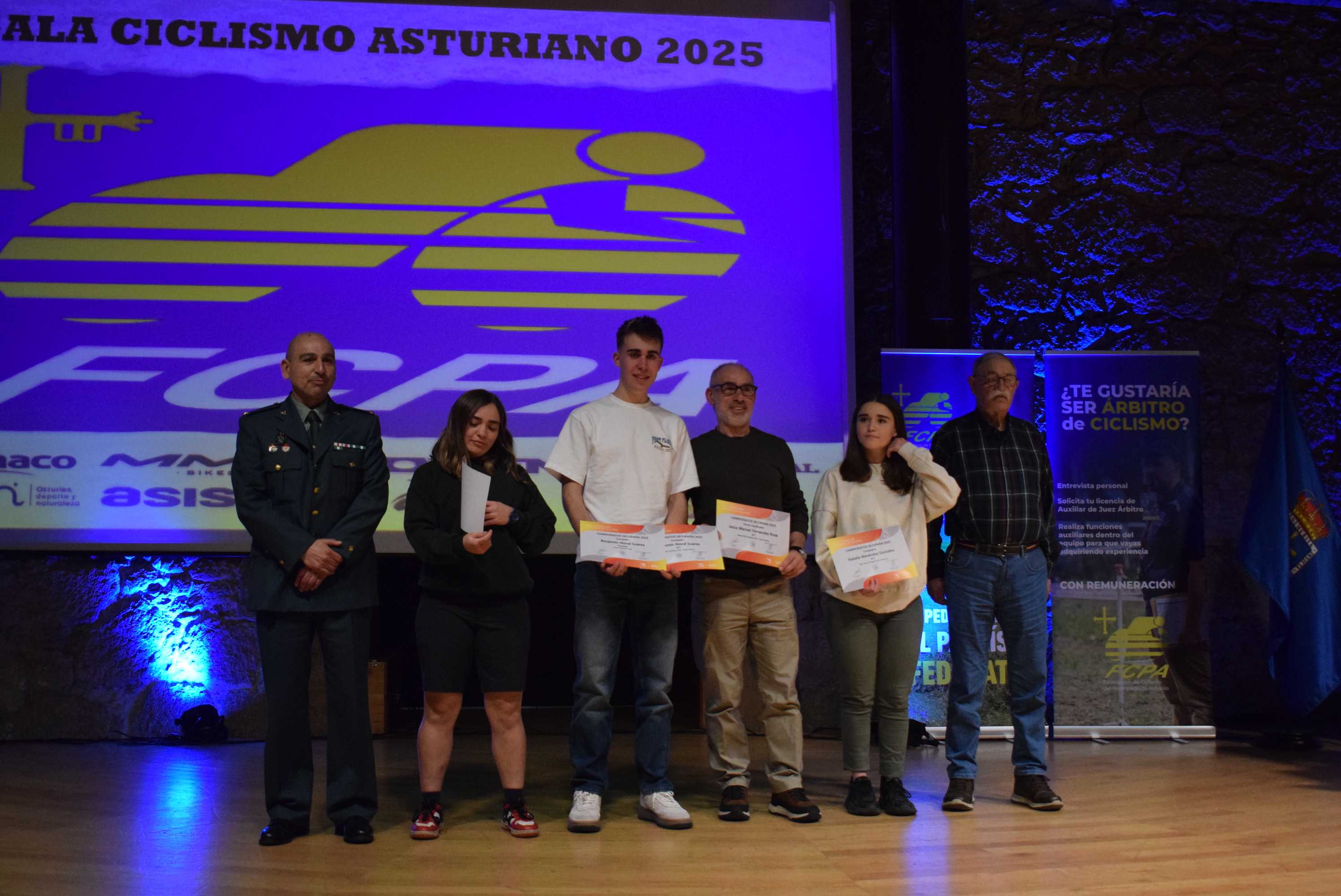 La Gala del Ciclismo Asturiano Premia la Diversidad y el Relevo Generacional en una Noche de Emociones