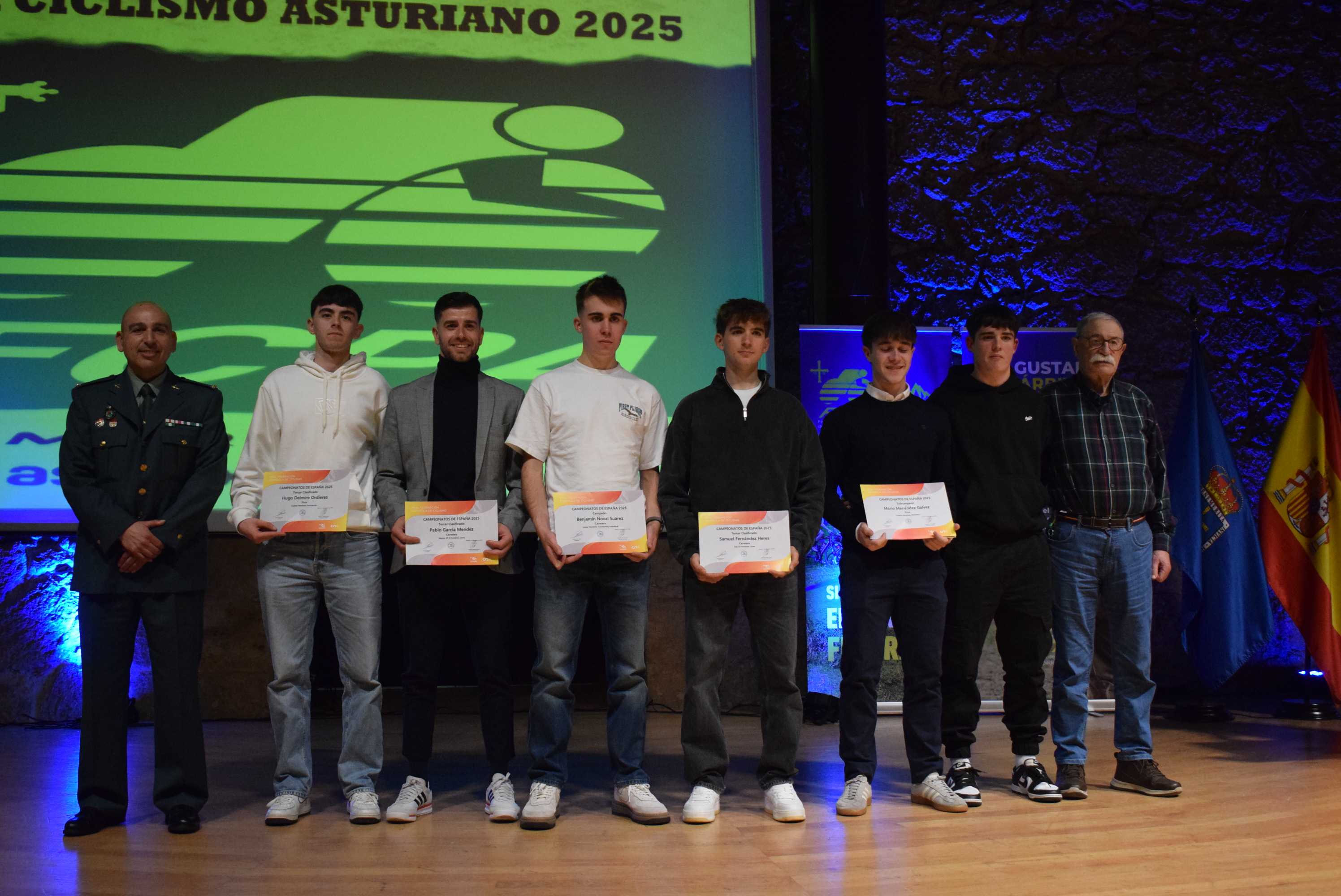 La Gala del Ciclismo Asturiano Premia la Diversidad y el Relevo Generacional en una Noche de Emociones
