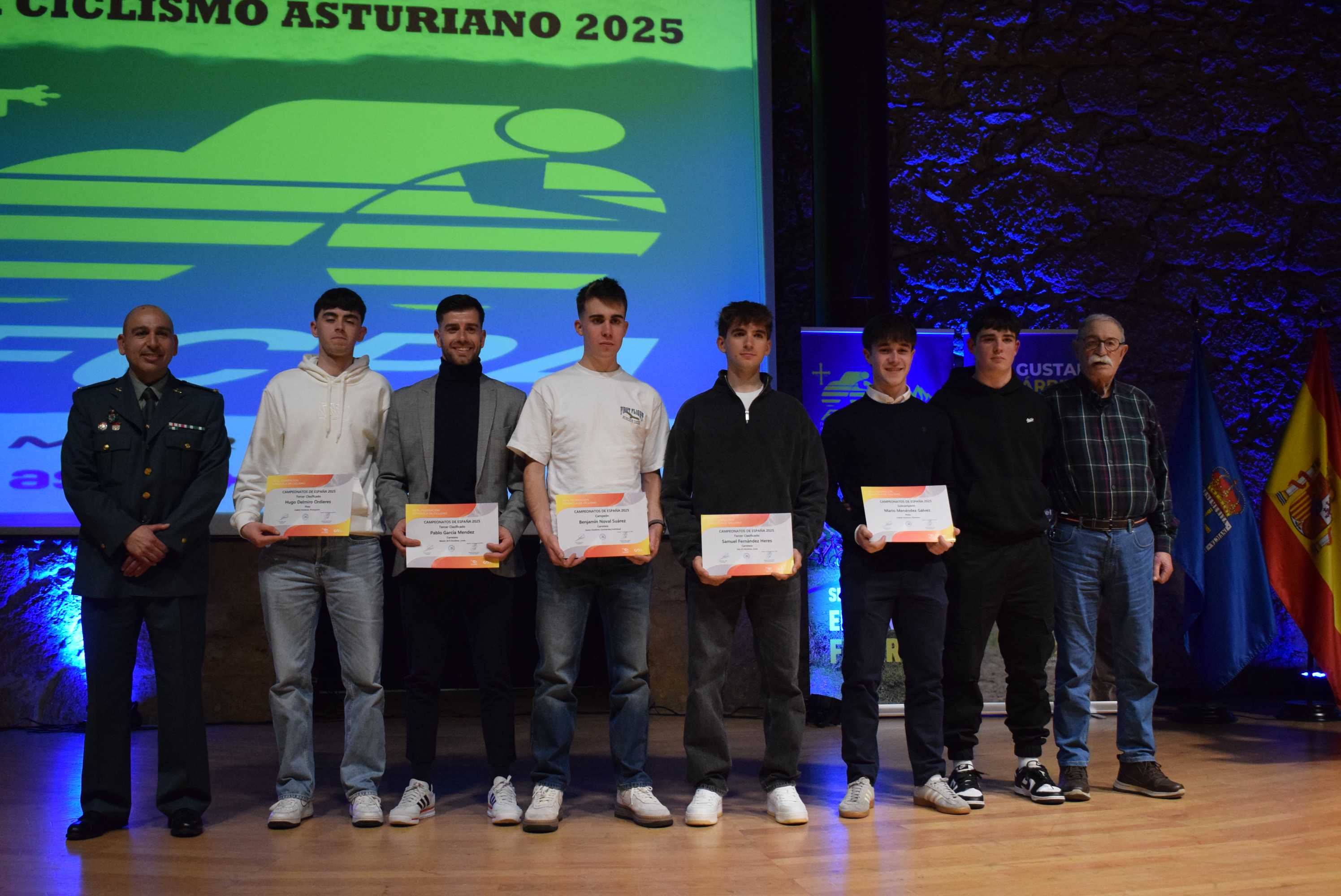 La Gala del Ciclismo Asturiano Premia la Diversidad y el Relevo Generacional en una Noche de Emociones