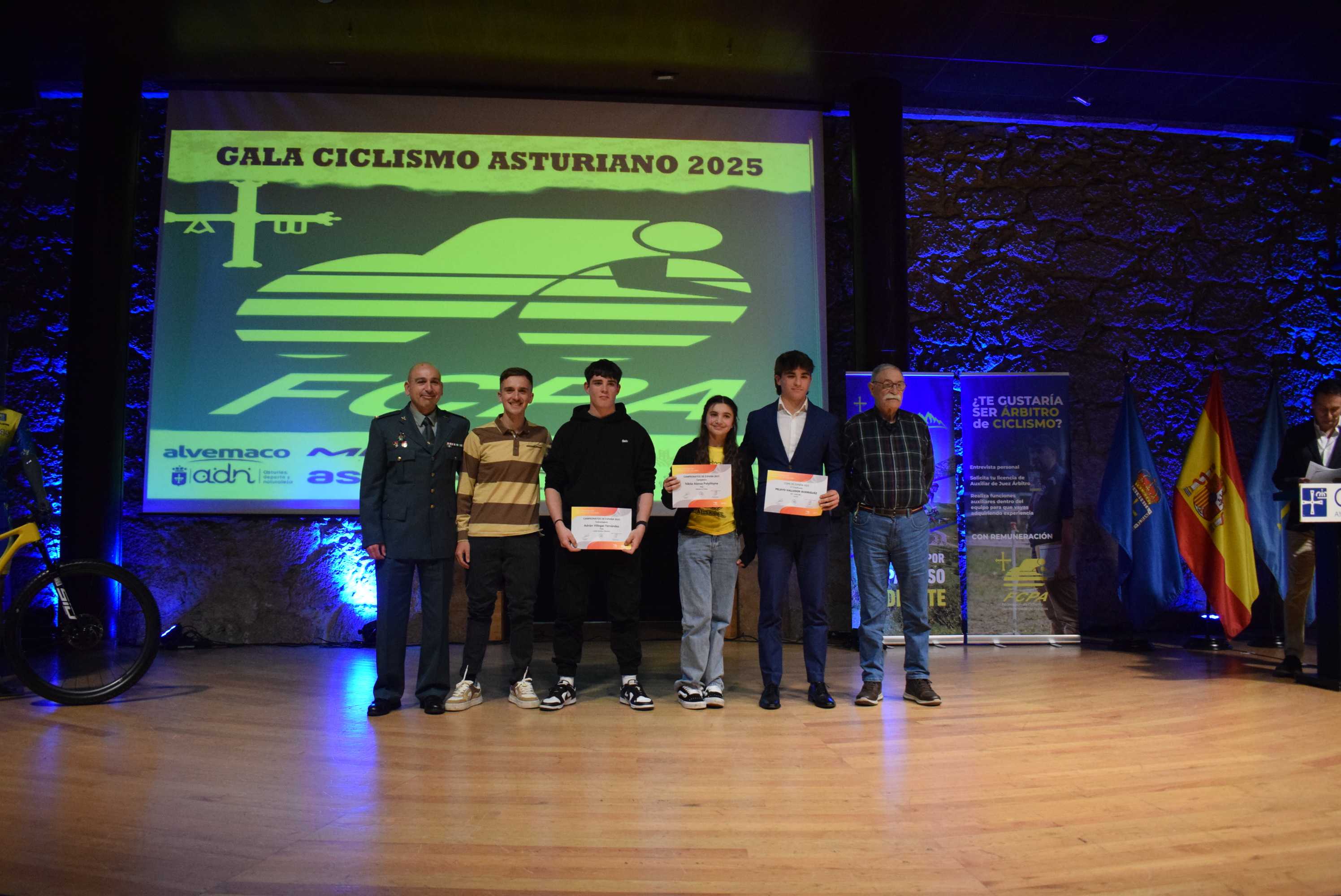 La Gala del Ciclismo Asturiano Premia la Diversidad y el Relevo Generacional en una Noche de Emociones