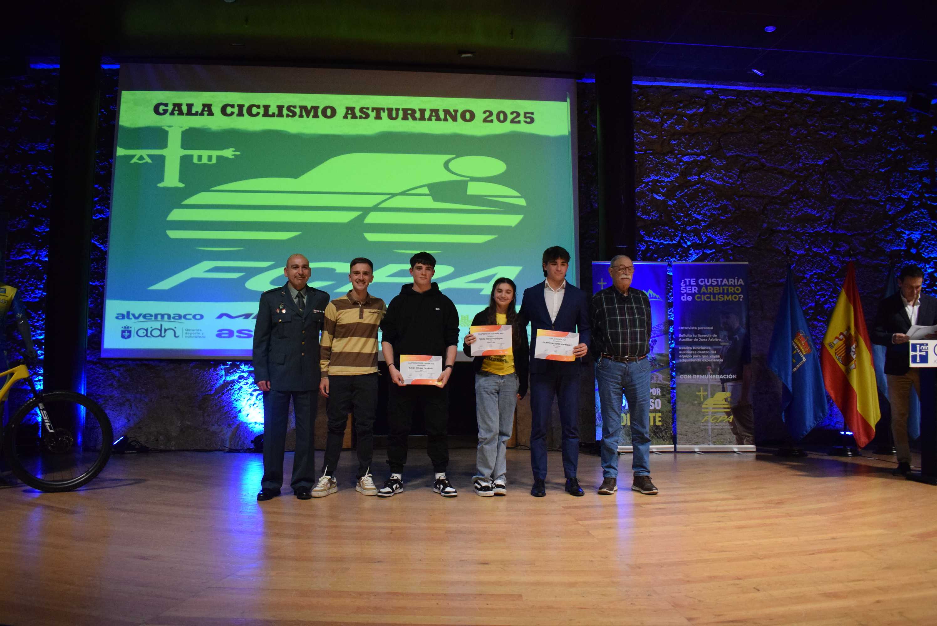 La Gala del Ciclismo Asturiano Premia la Diversidad y el Relevo Generacional en una Noche de Emociones
