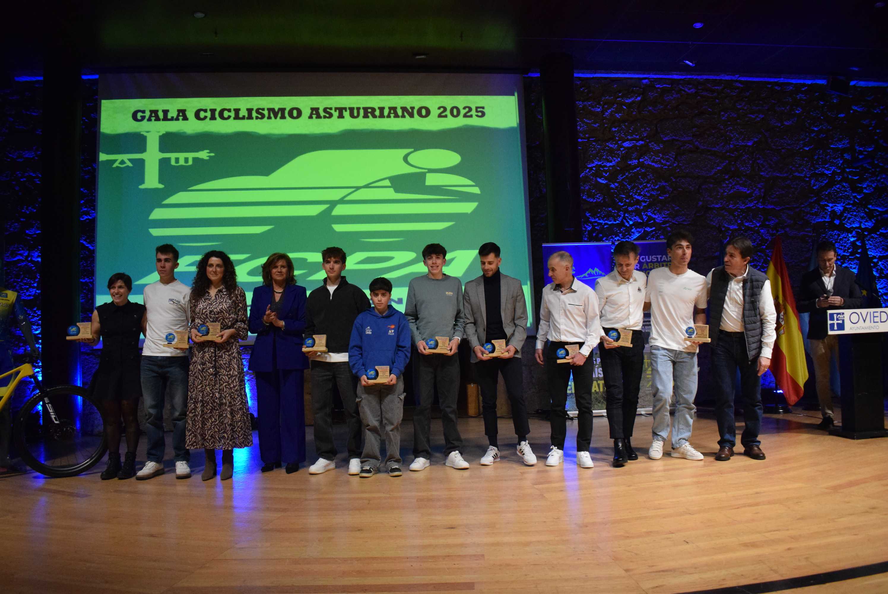 La Gala del Ciclismo Asturiano Premia la Diversidad y el Relevo Generacional en una Noche de Emociones