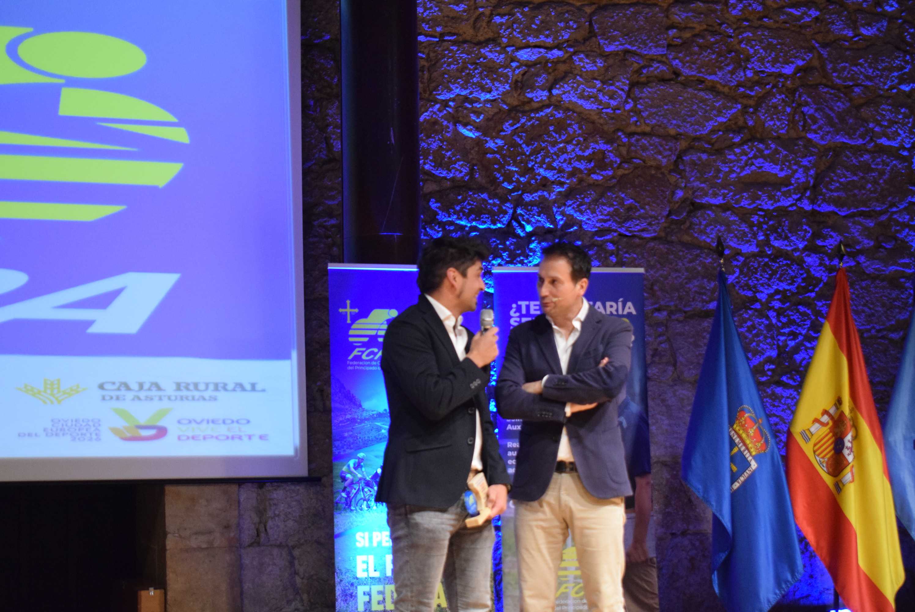 La Gala del Ciclismo Asturiano Premia la Diversidad y el Relevo Generacional en una Noche de Emociones