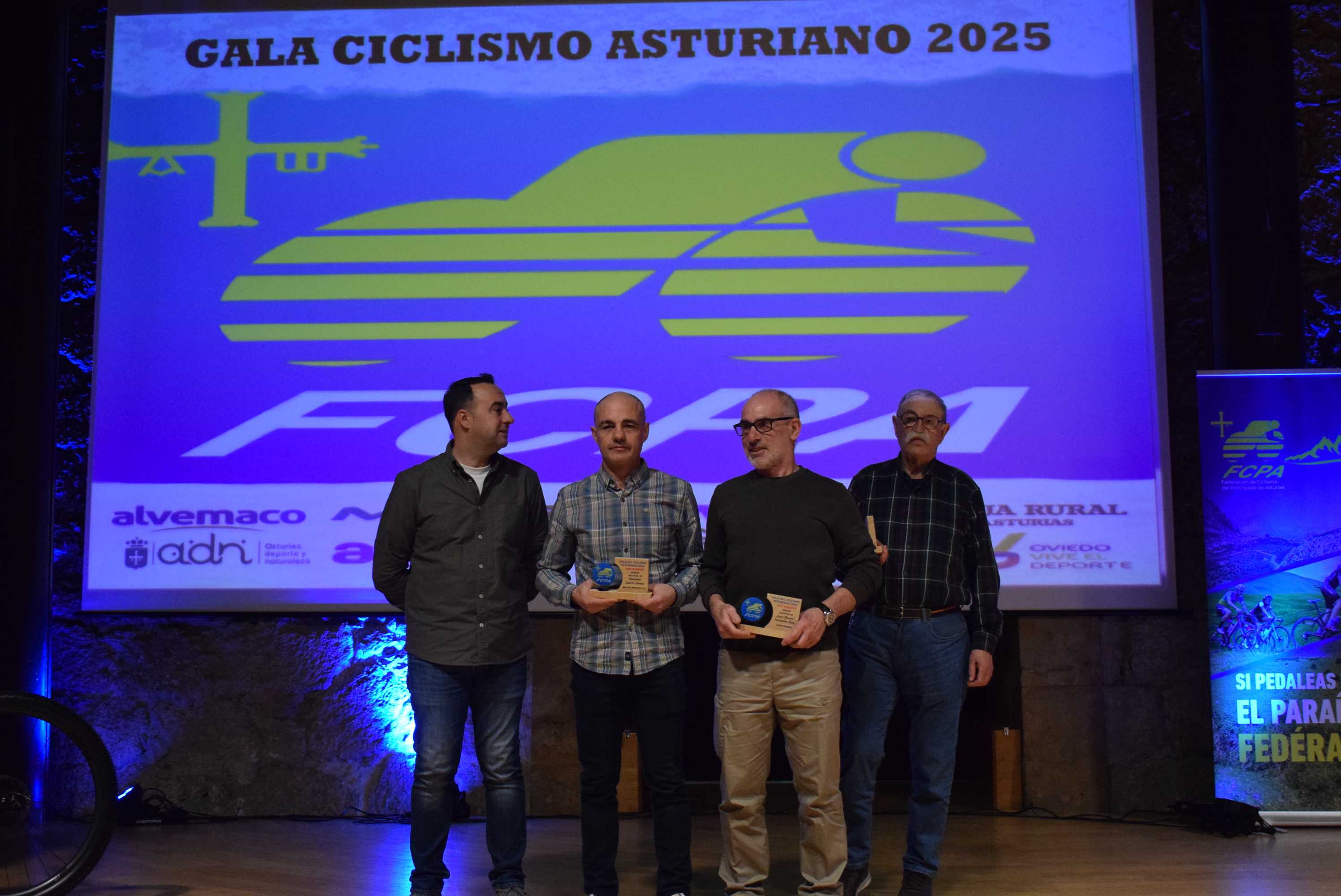 La Gala del Ciclismo Asturiano Premia la Diversidad y el Relevo Generacional en una Noche de Emociones