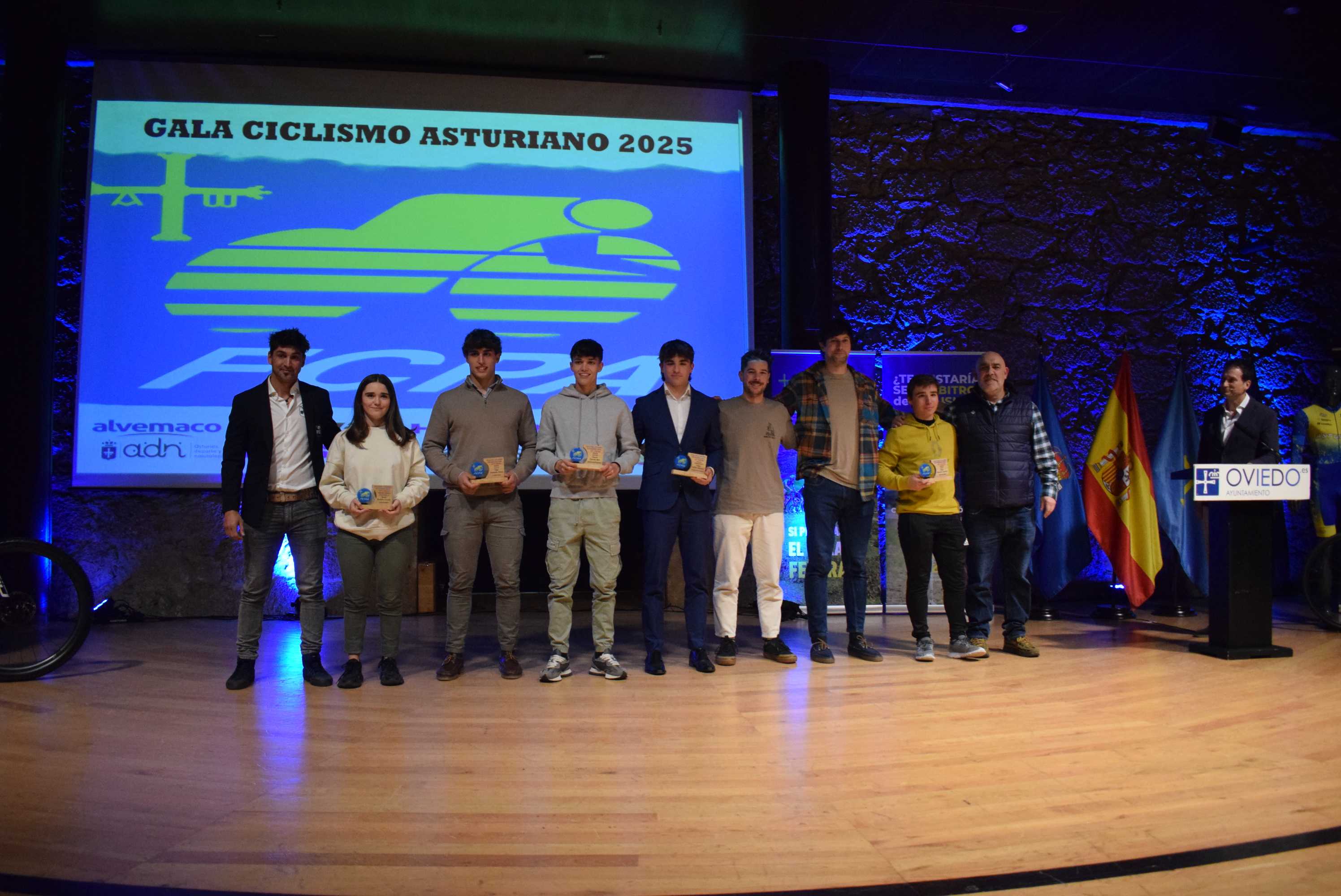 La Gala del Ciclismo Asturiano Premia la Diversidad y el Relevo Generacional en una Noche de Emociones
