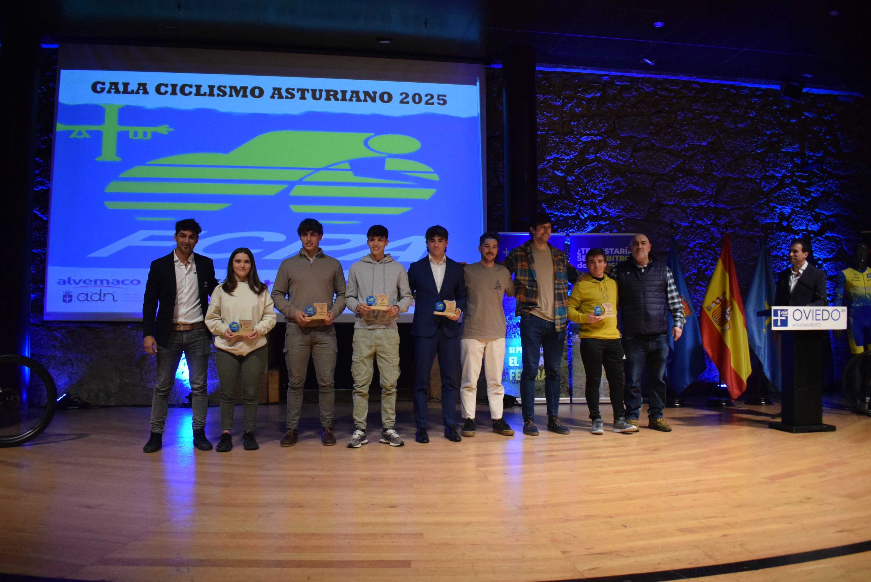 La Gala del Ciclismo Asturiano Premia la Diversidad y el Relevo Generacional en una Noche de Emociones
