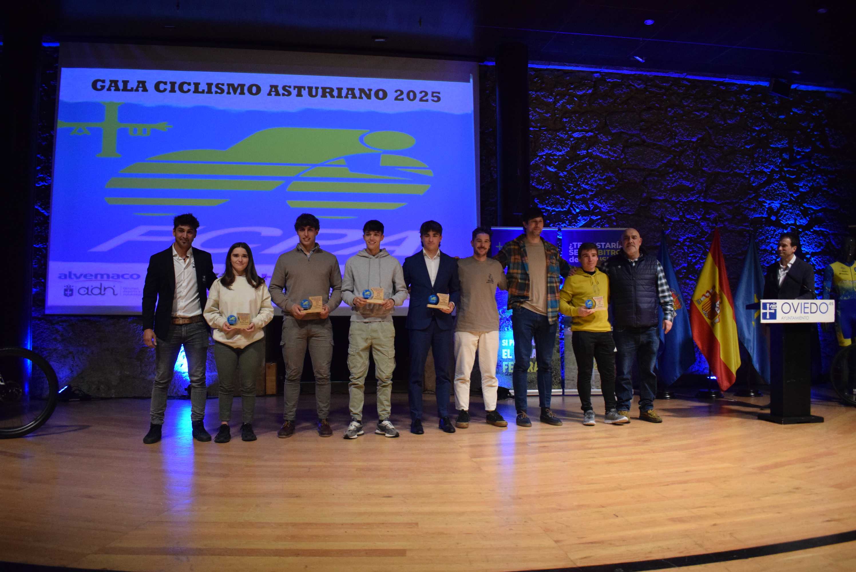 La Gala del Ciclismo Asturiano Premia la Diversidad y el Relevo Generacional en una Noche de Emociones