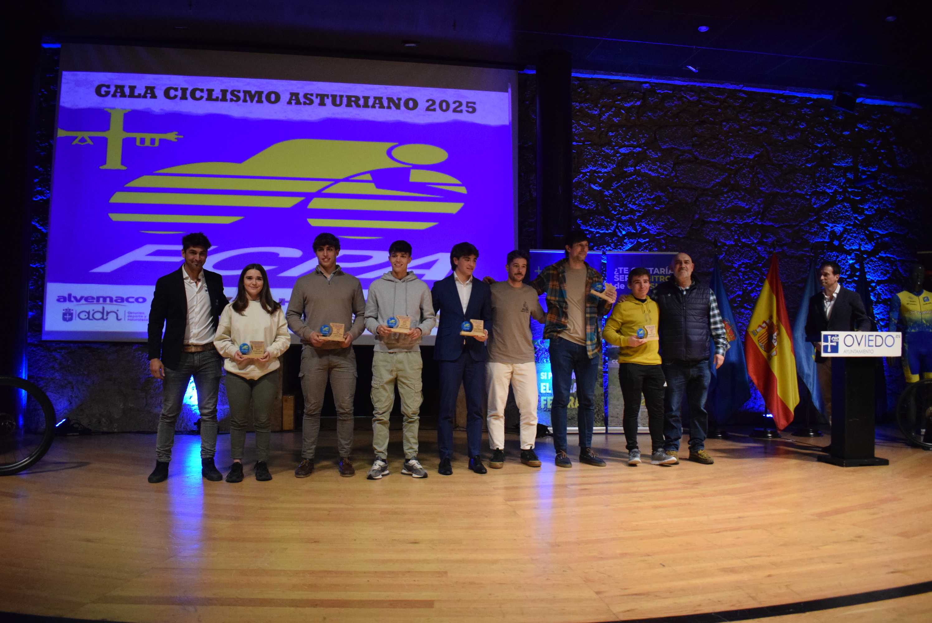 La Gala del Ciclismo Asturiano Premia la Diversidad y el Relevo Generacional en una Noche de Emociones