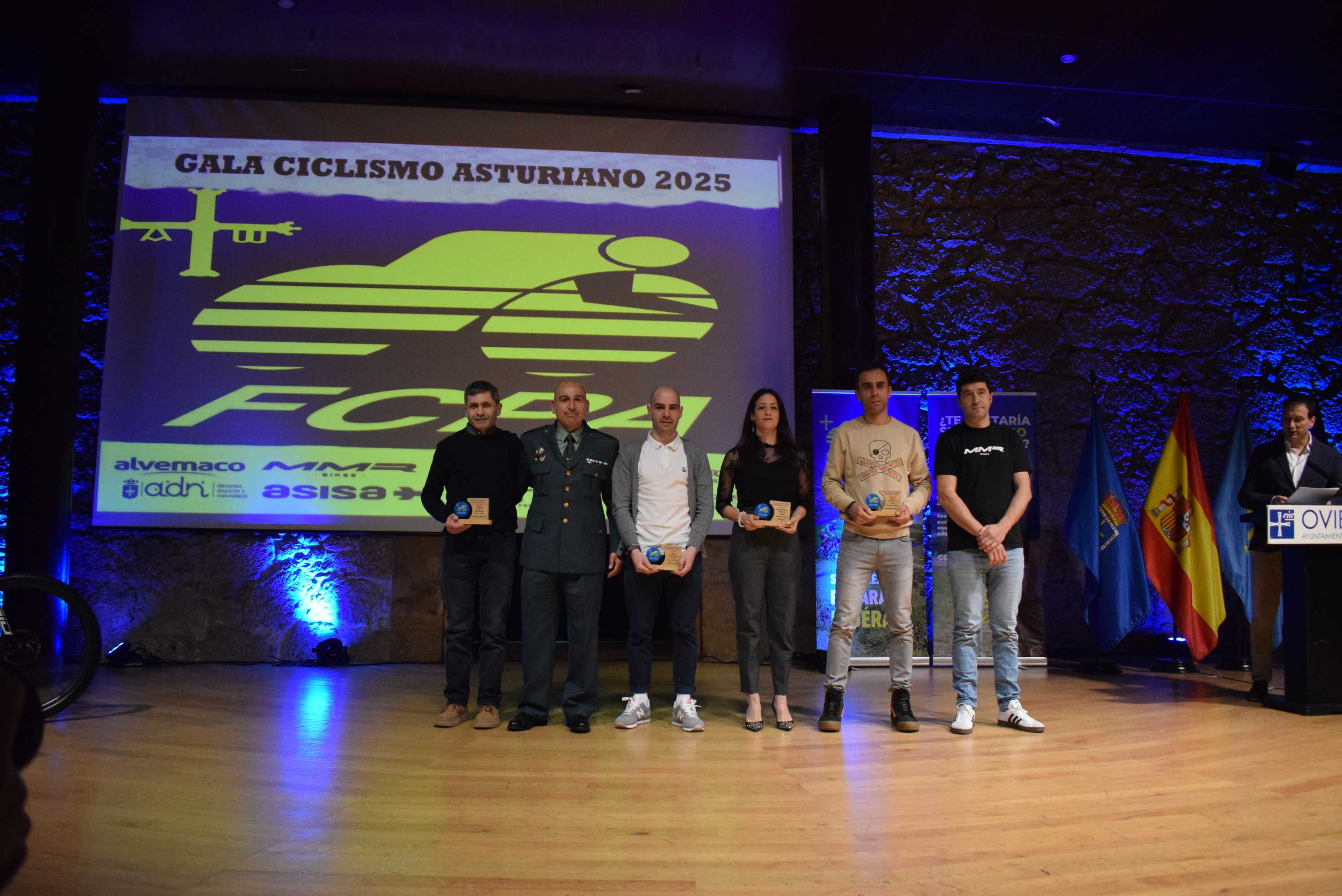 La Gala del Ciclismo Asturiano Premia la Diversidad y el Relevo Generacional en una Noche de Emociones