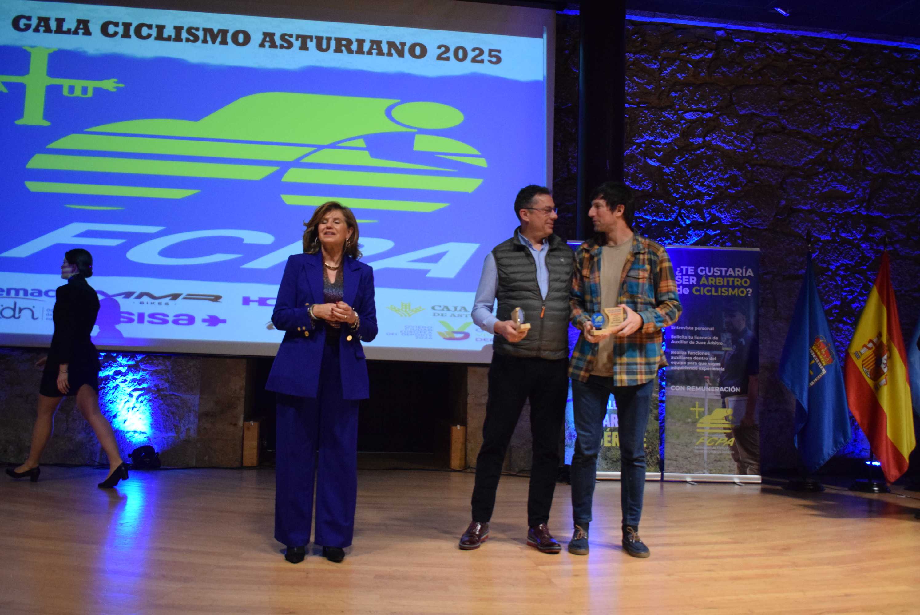 La Gala del Ciclismo Asturiano Premia la Diversidad y el Relevo Generacional en una Noche de Emociones