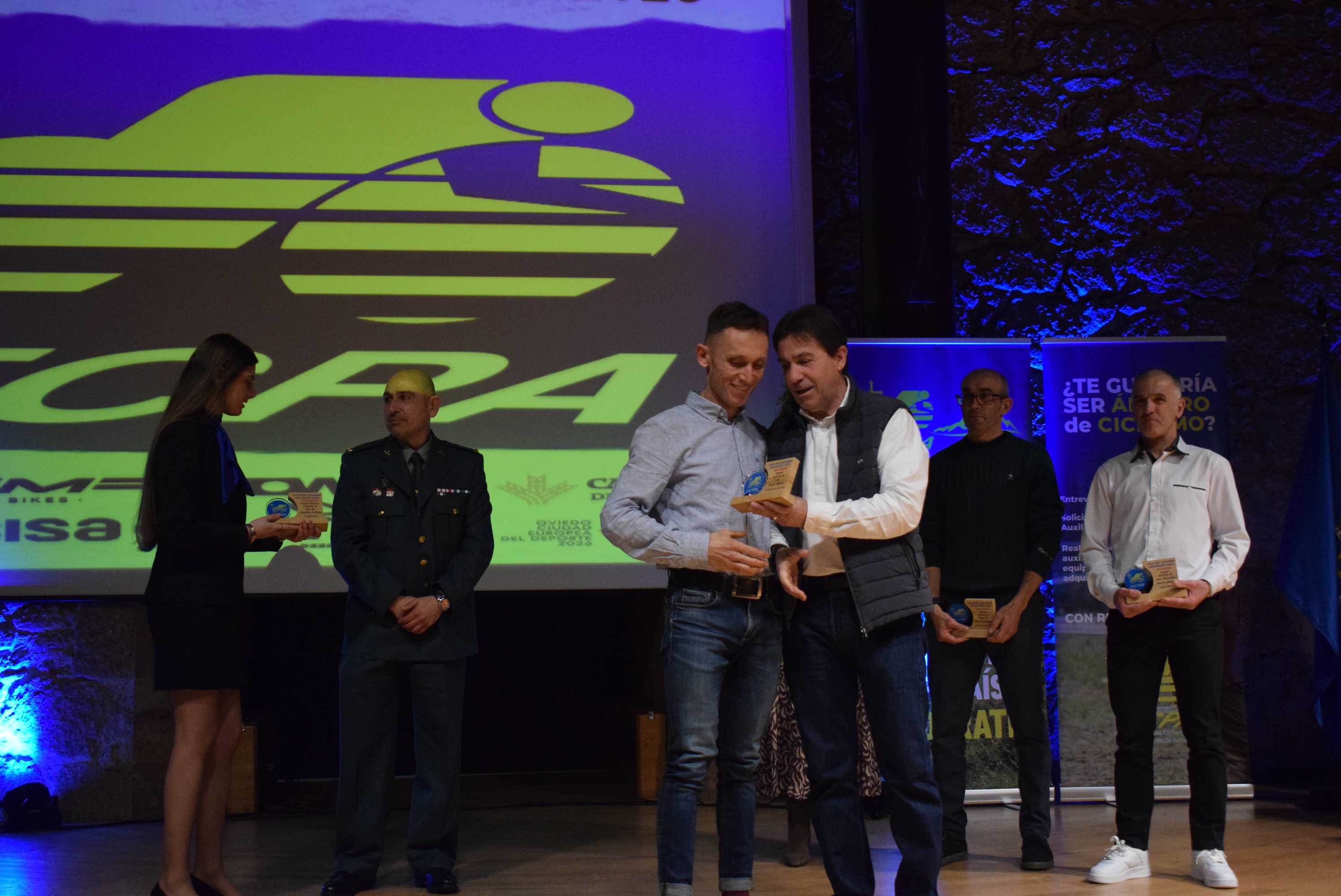 La Gala del Ciclismo Asturiano Premia la Diversidad y el Relevo Generacional en una Noche de Emociones
