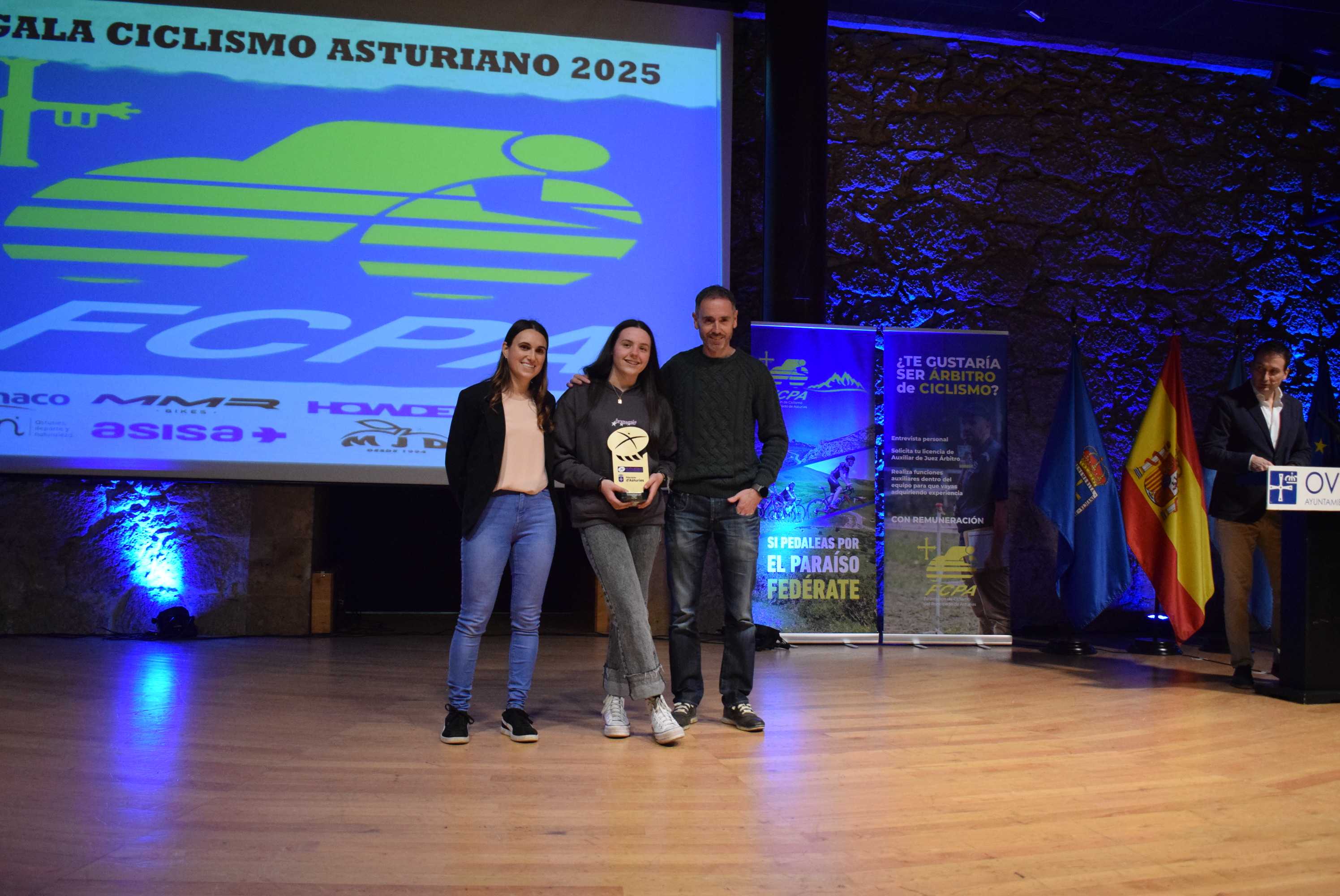 La Gala del Ciclismo Asturiano Premia la Diversidad y el Relevo Generacional en una Noche de Emociones