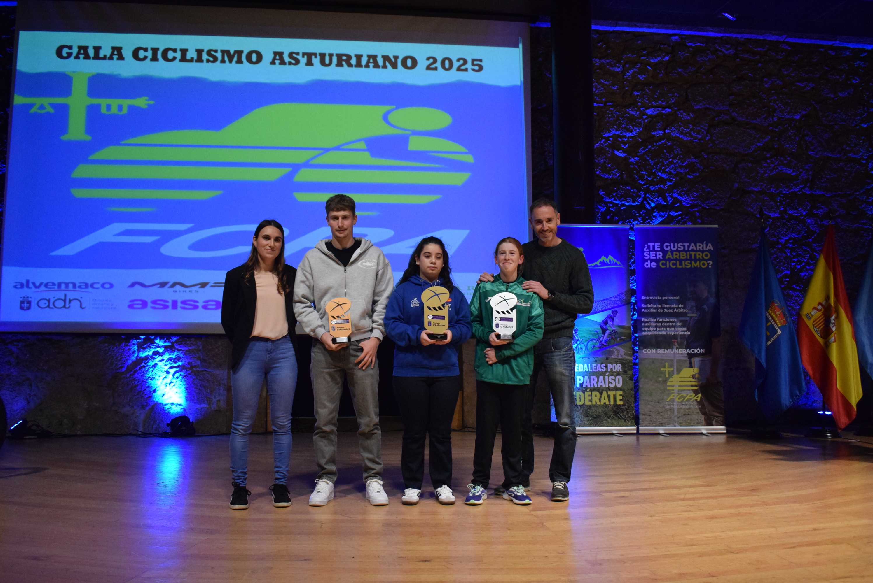La Gala del Ciclismo Asturiano Premia la Diversidad y el Relevo Generacional en una Noche de Emociones