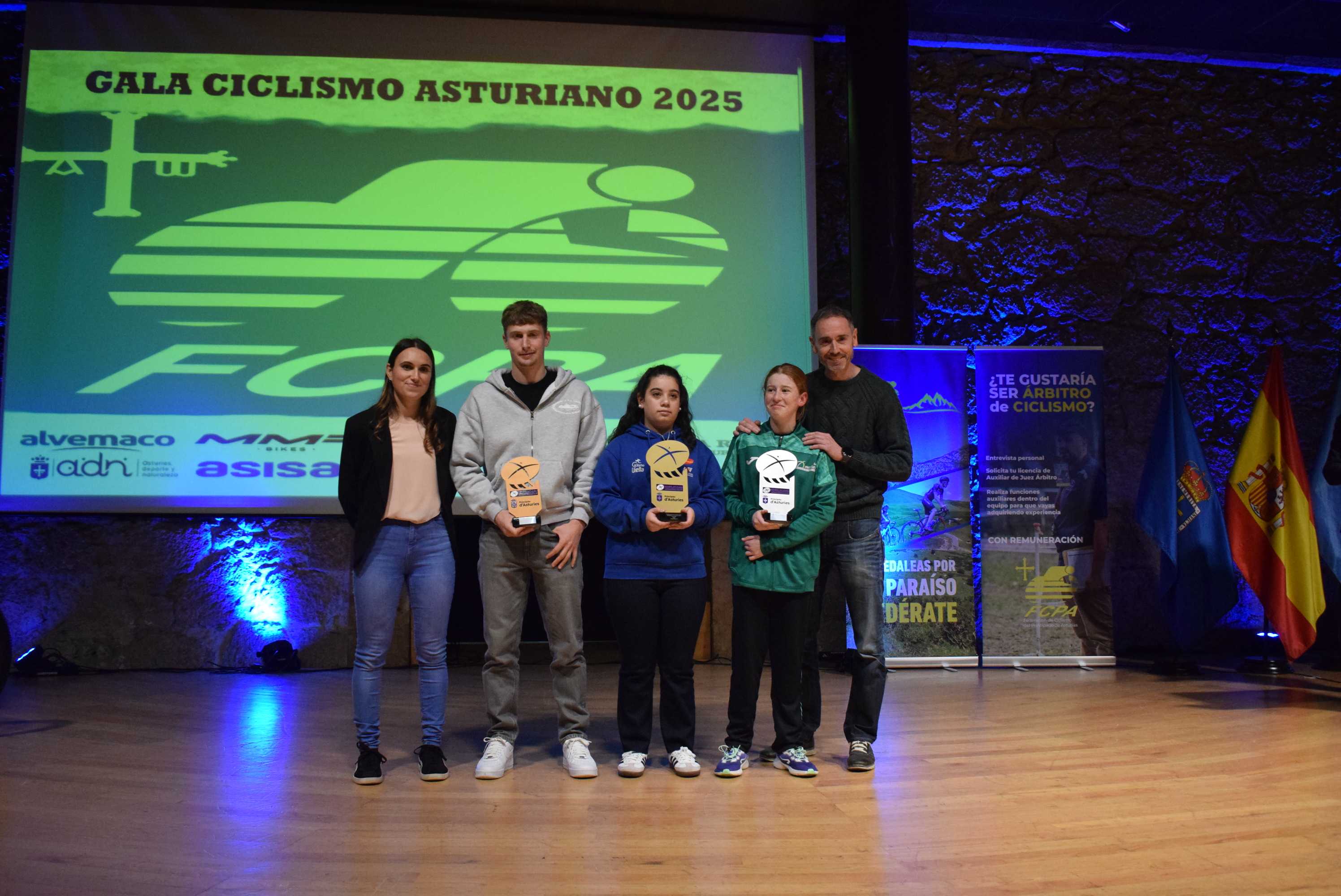 La Gala del Ciclismo Asturiano Premia la Diversidad y el Relevo Generacional en una Noche de Emociones