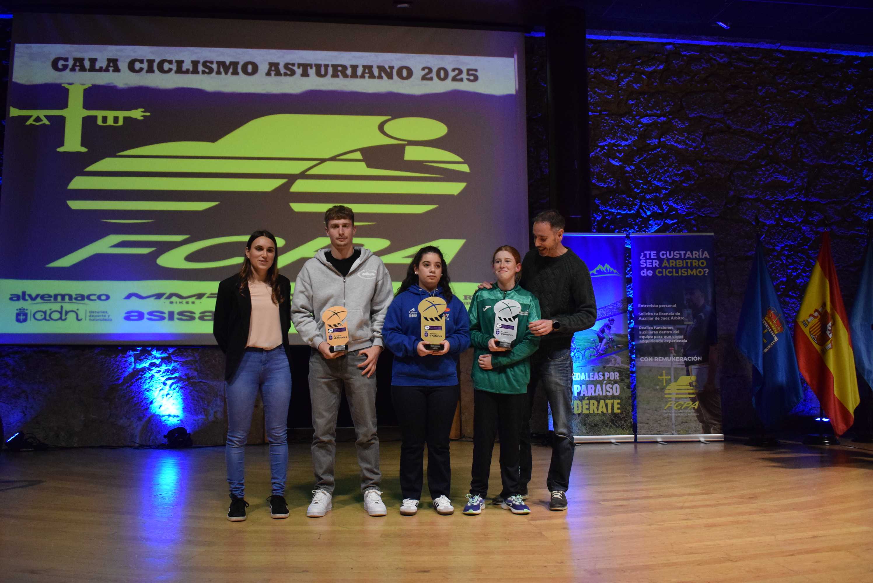 La Gala del Ciclismo Asturiano Premia la Diversidad y el Relevo Generacional en una Noche de Emociones